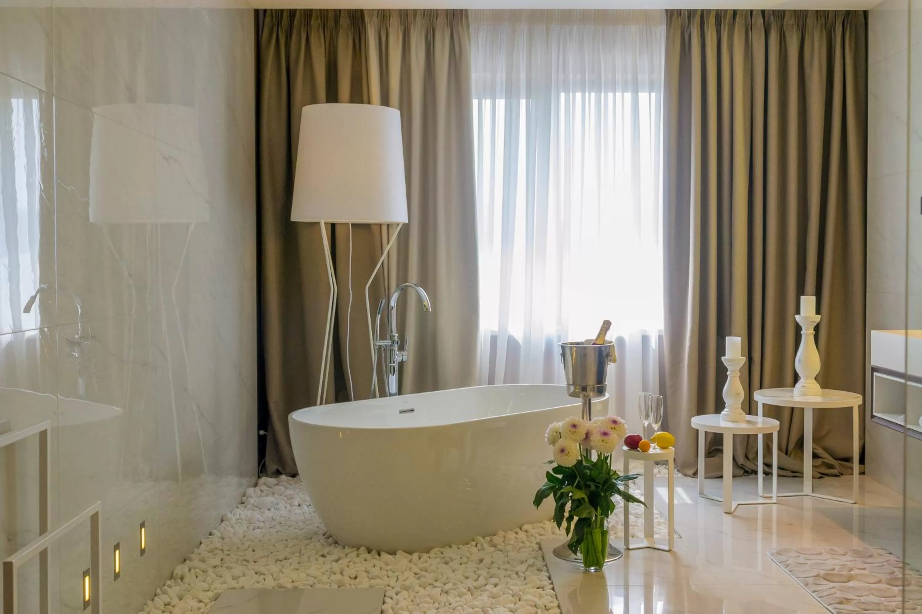 Day in RiverSide- Hotel and MICE