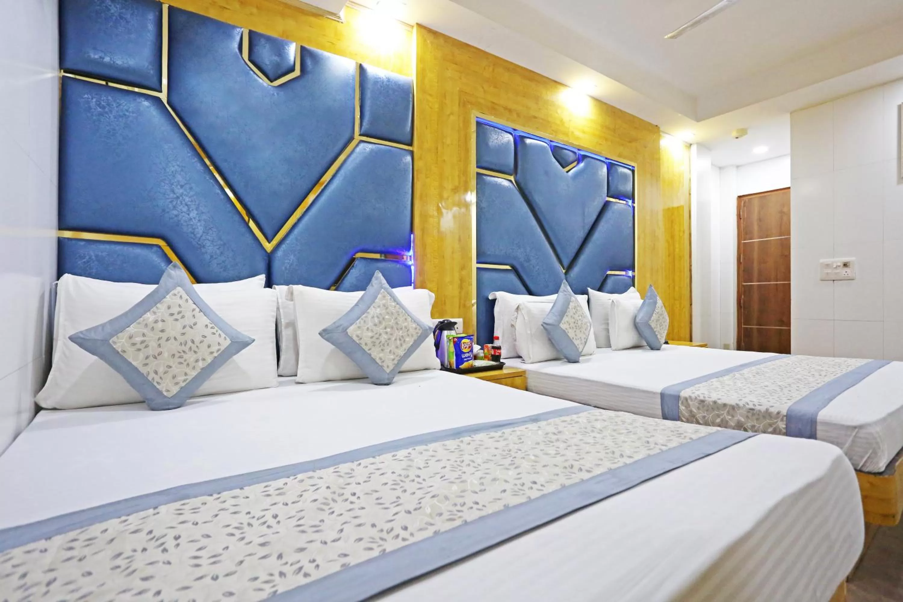 Bed in Hotel Preet Palace -5 Mints Walk From Nizamuddin Railway Station
