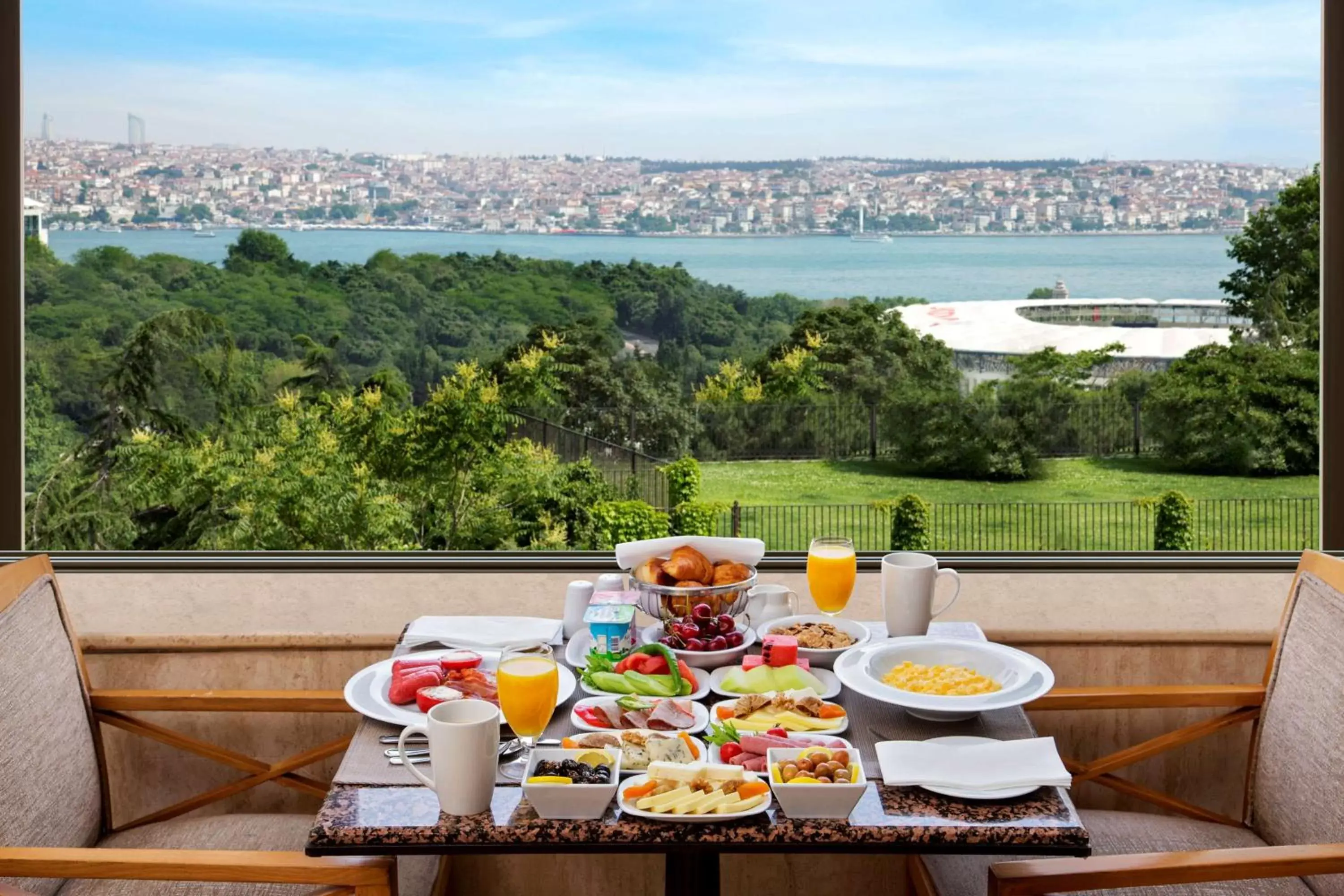 Restaurant/places to eat in Hilton Istanbul Bosphorus