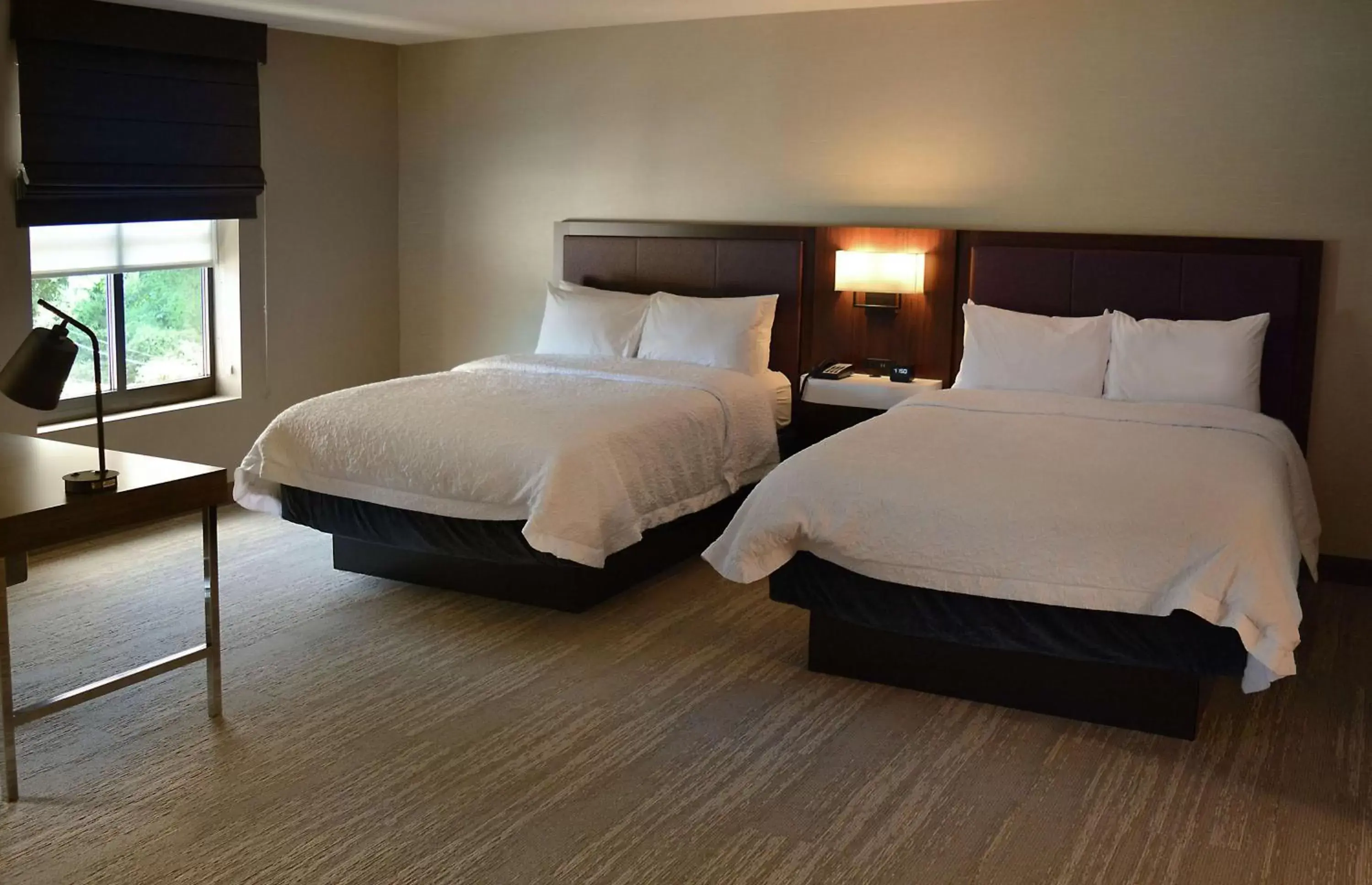 Bedroom, Bed in Hampton Inn & Suites Philadelphia/Media