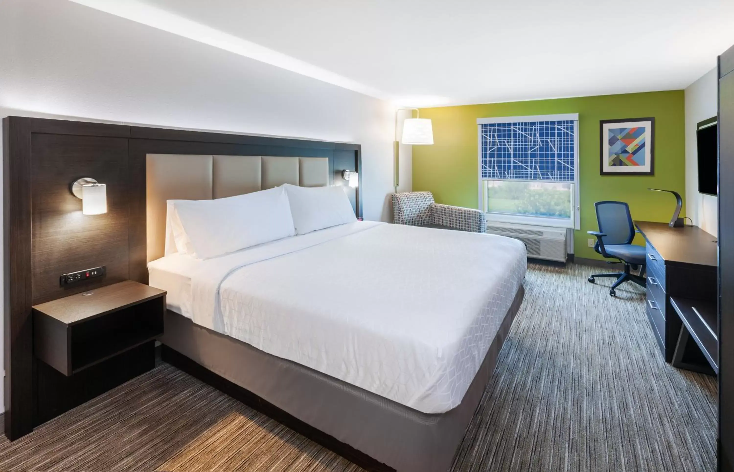 Photo of the whole room, Bed in Holiday Inn Express & Suites Baton Rouge East, an IHG Hotel