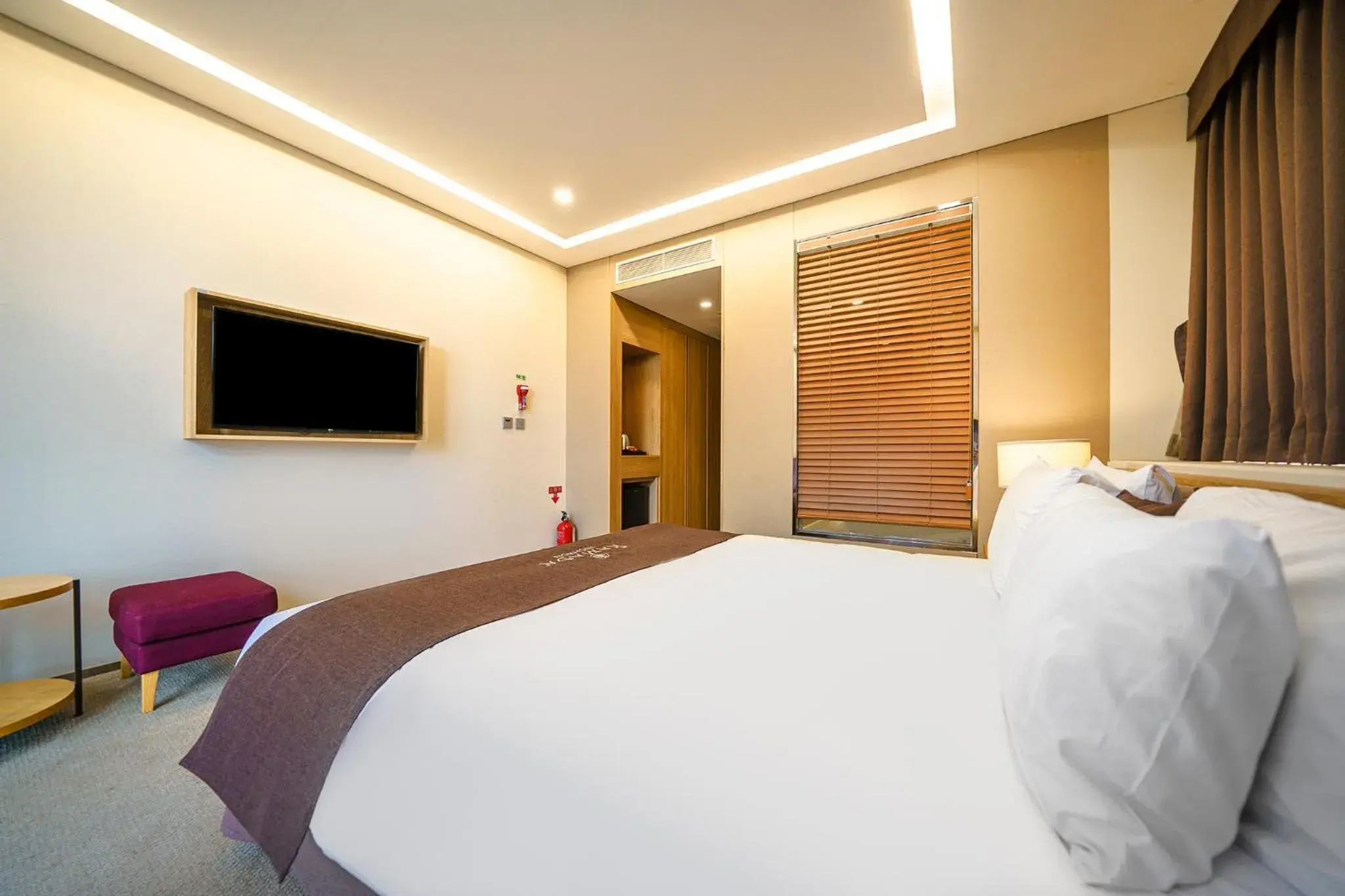 Bedroom, Bed in Ramada by Wyndham Incheon