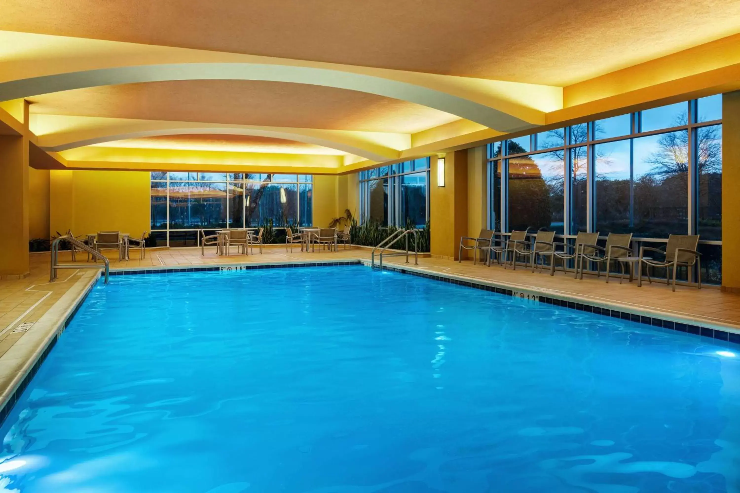 Pool view, Swimming Pool in Embassy Suites by Hilton Hampton Convention Center