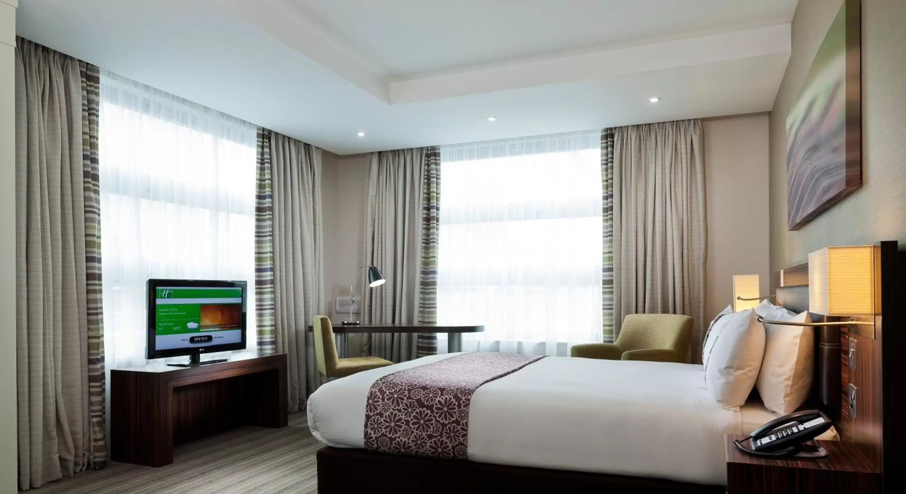 Bed in Holiday Inn London - Whitechapel, an IHG Hotel