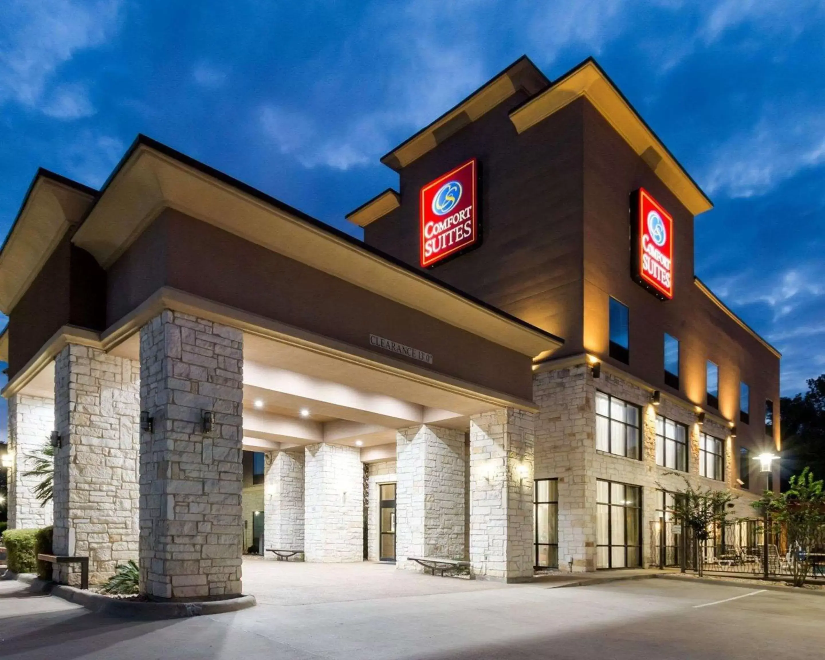 Property Building in Comfort Suites Jewett