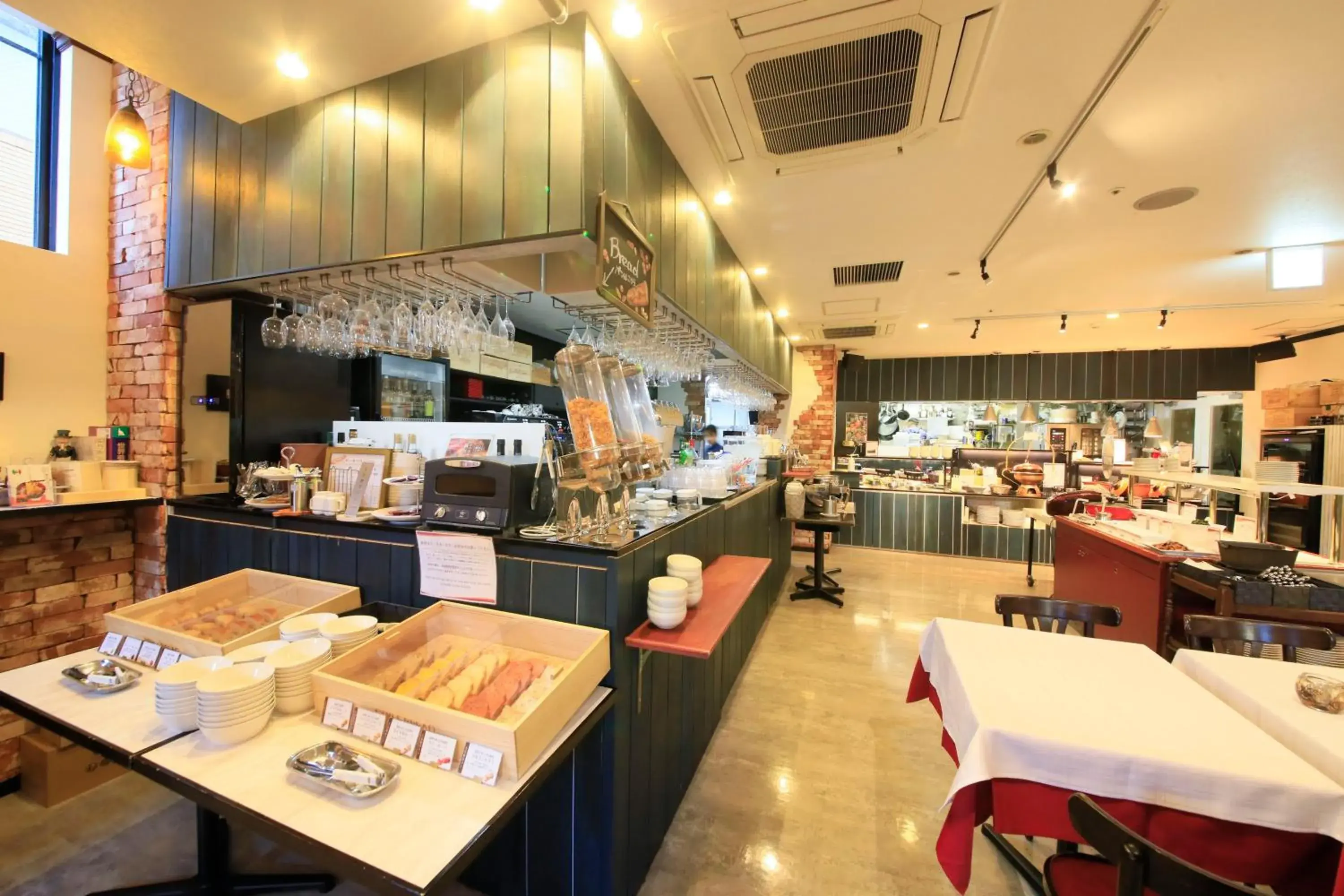 Restaurant/Places to Eat in Daiwa Roynet Hotel Yokohama-Koen