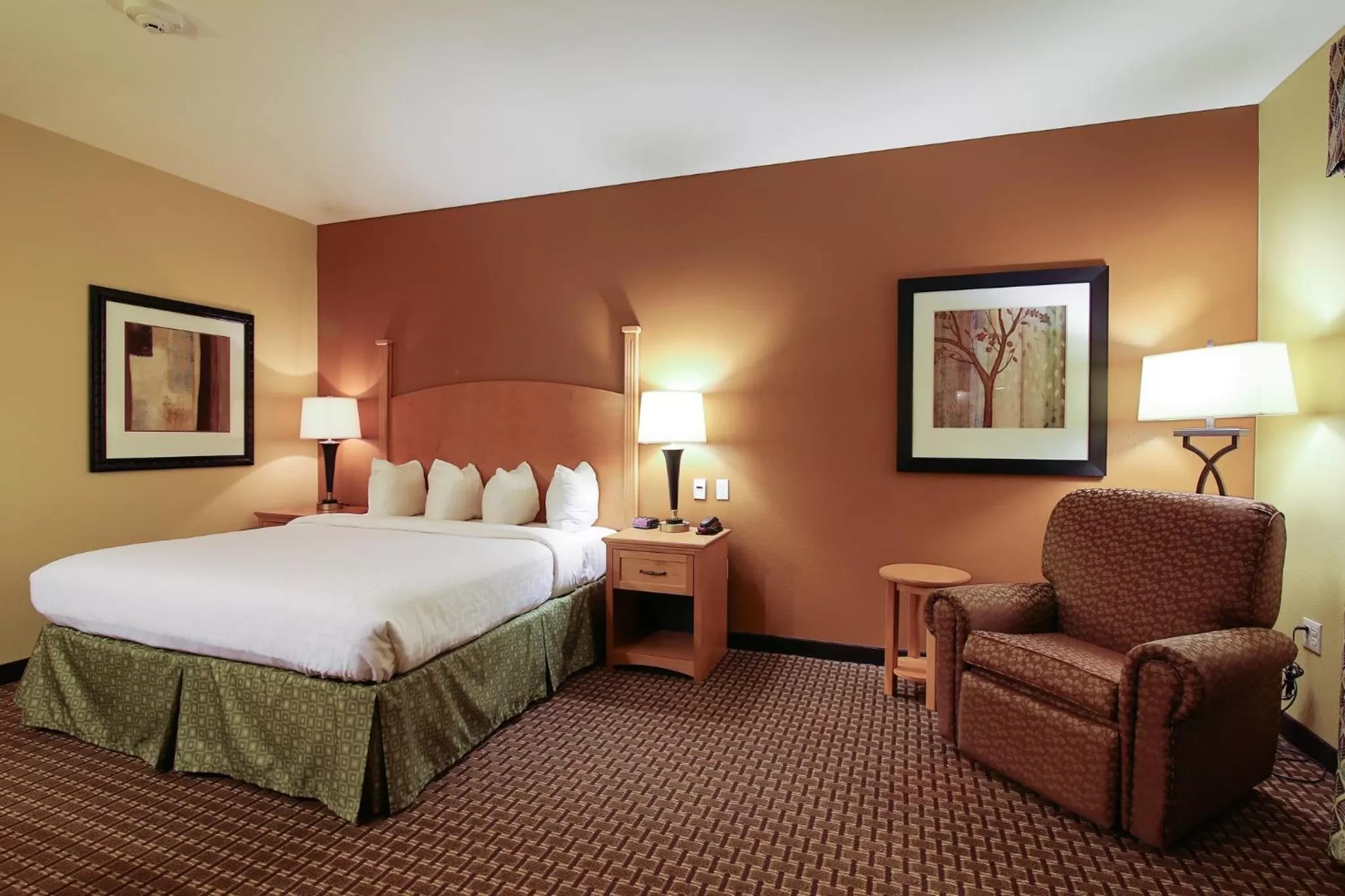 King Room - Non-Smoking in Hawthorn Extended Stay by Wyndham Minot