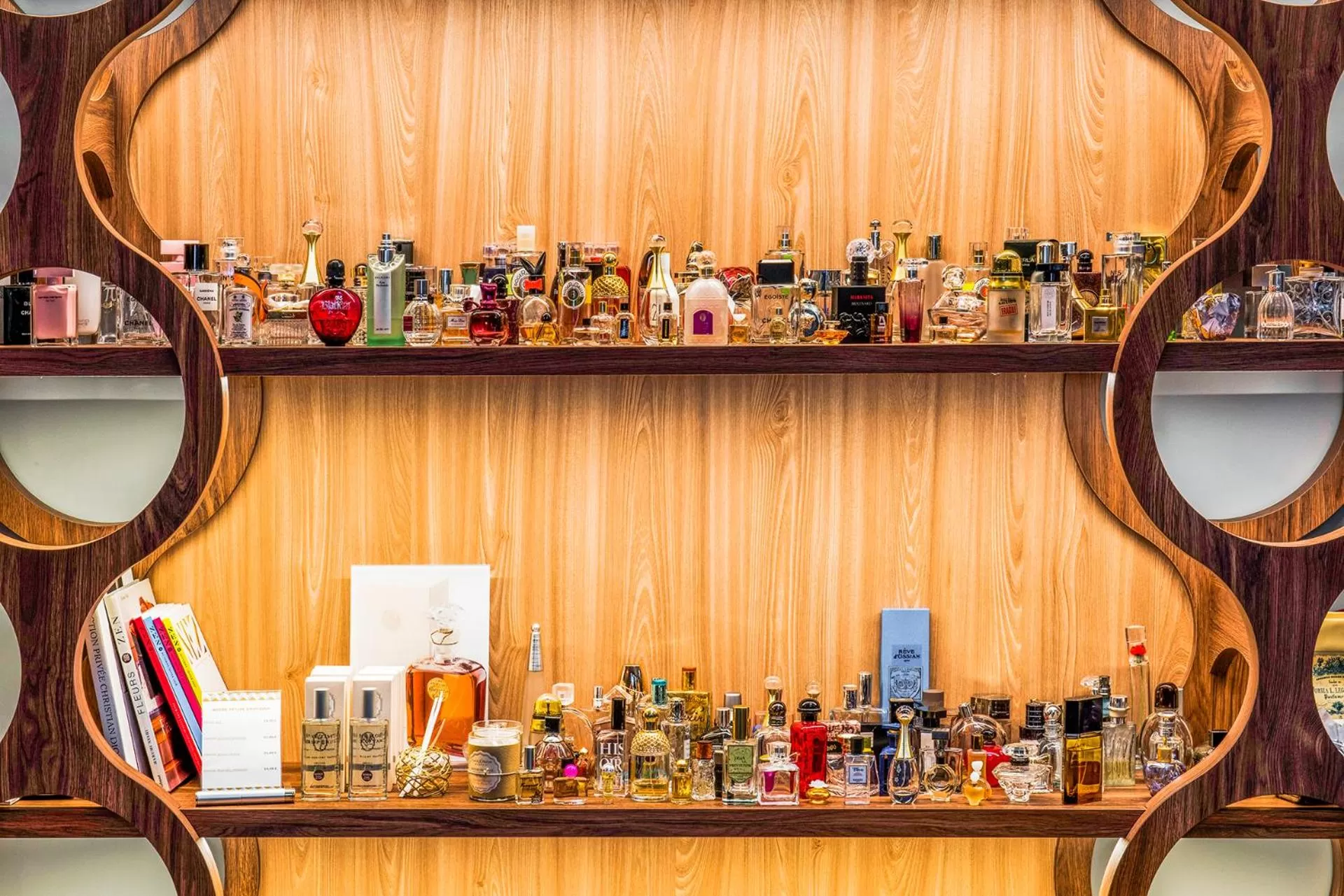 Decorative detail in Hôtel Mercure Paris Suresnes Longchamp