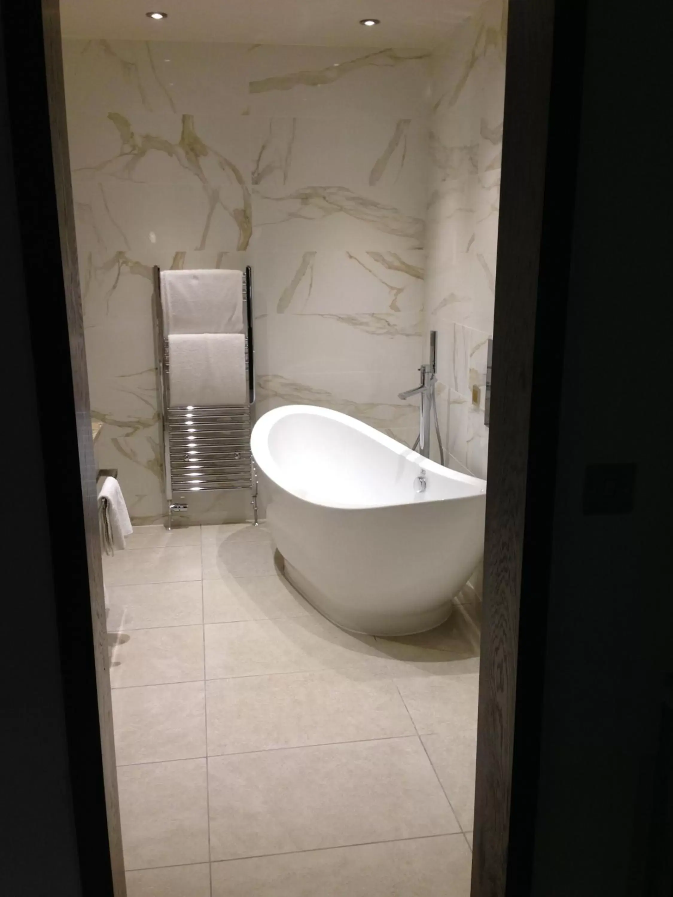 Bathroom in Busby Hotel