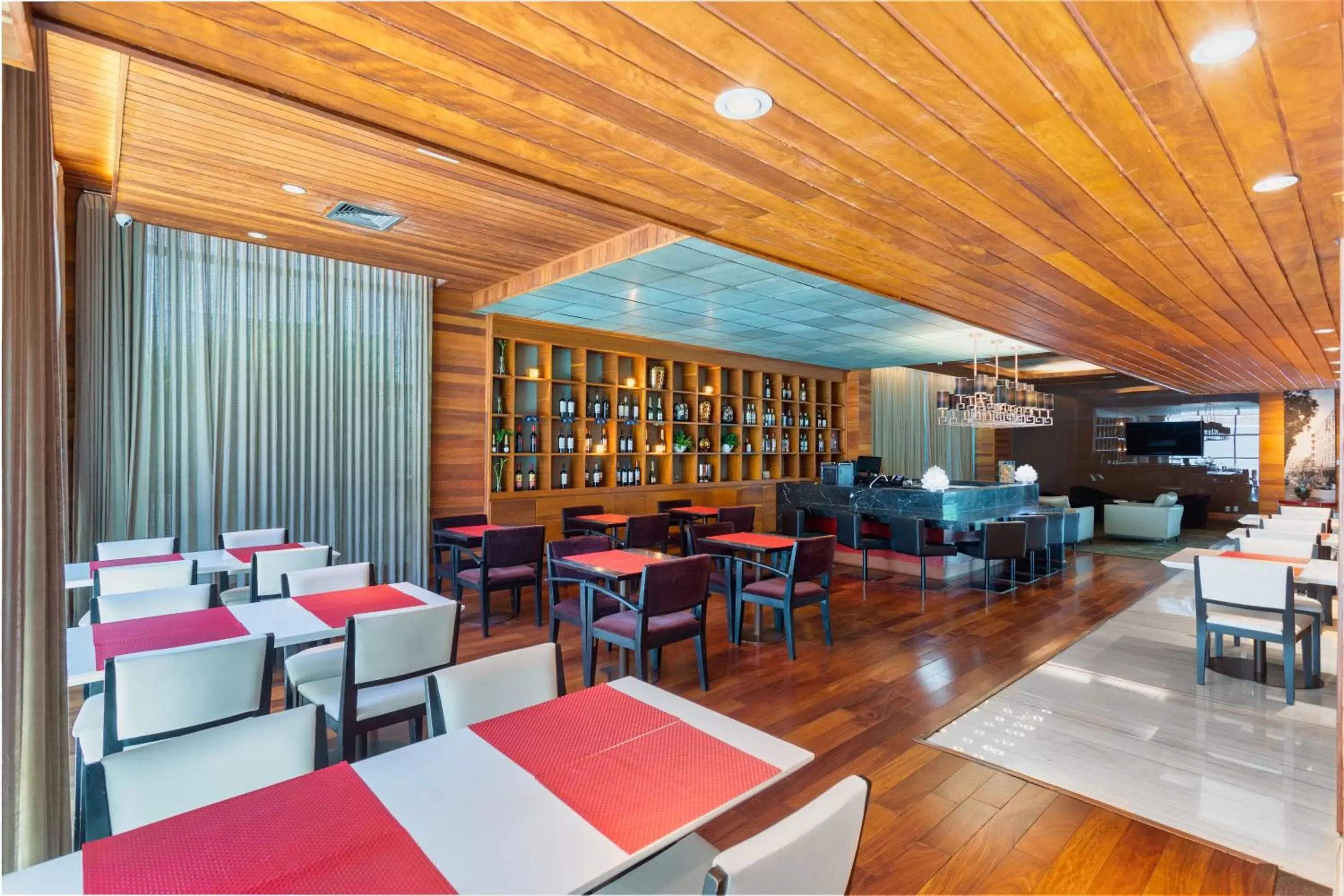 Restaurant/Places to Eat in Tryp by Wyndham Belo Horizonte Savassi