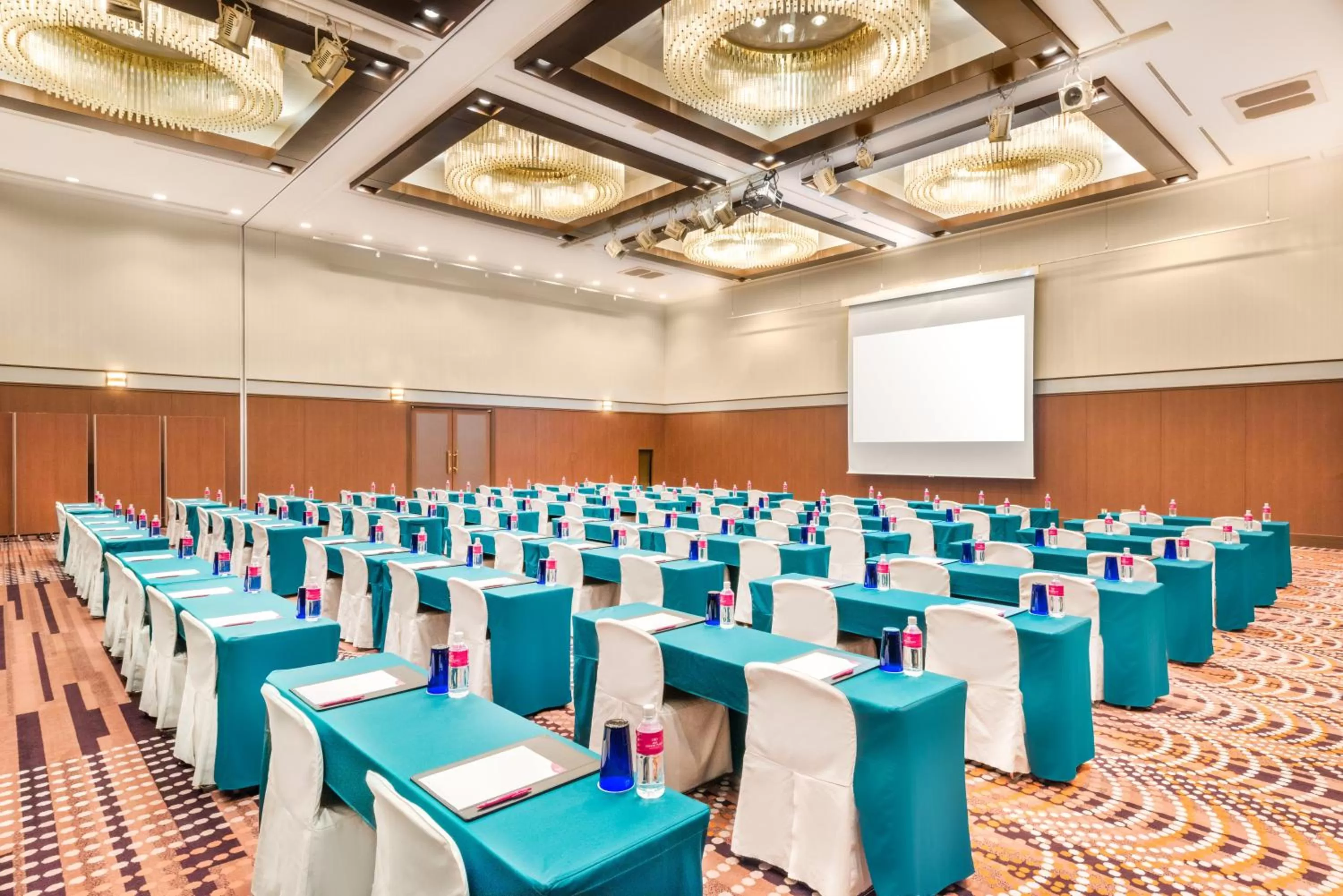 Meeting/conference room in ANA Crowne Plaza Hotel Kushiro, an IHG Hotel