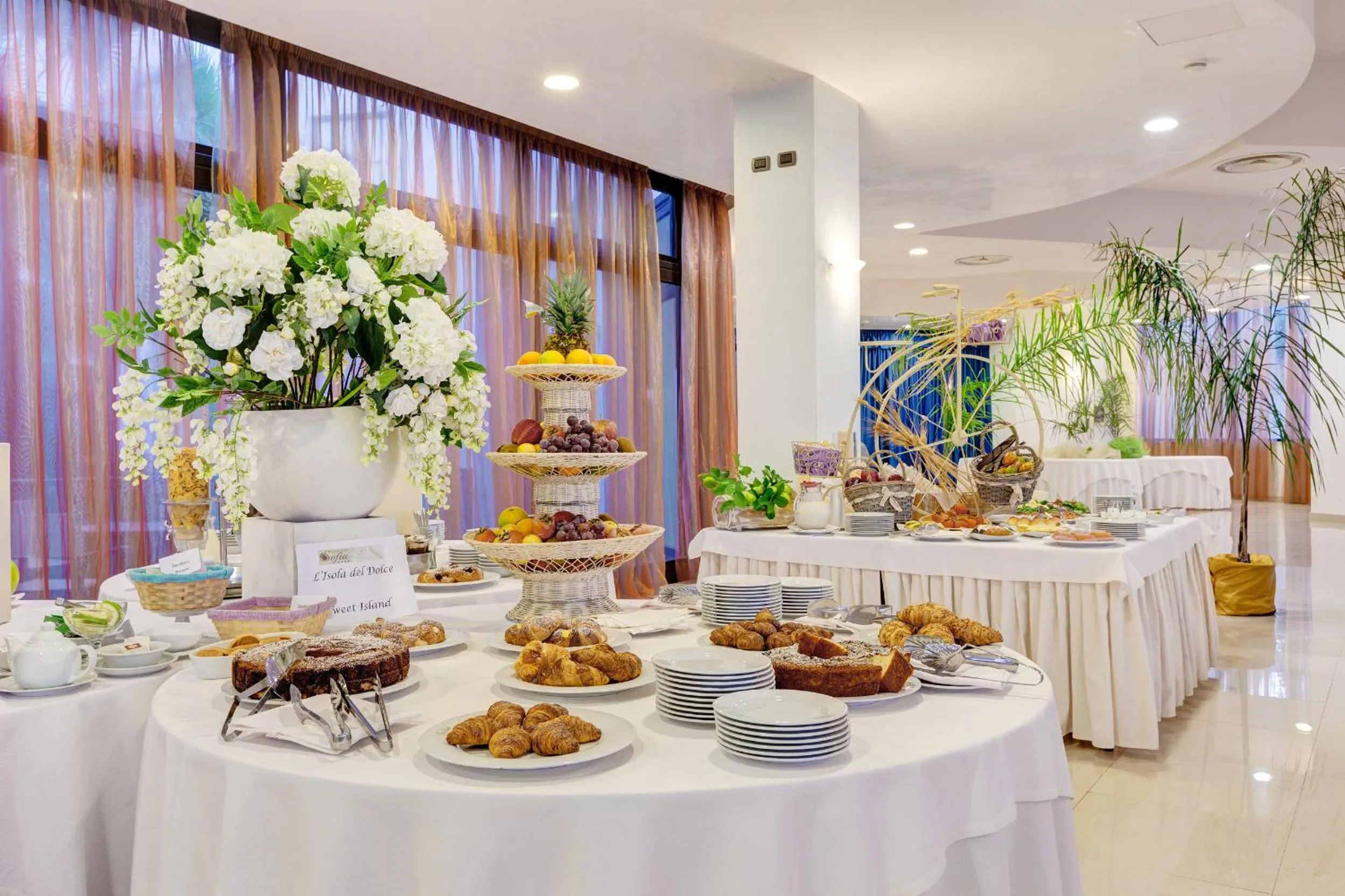 Restaurant/places to eat in Grand Hotel Sofia