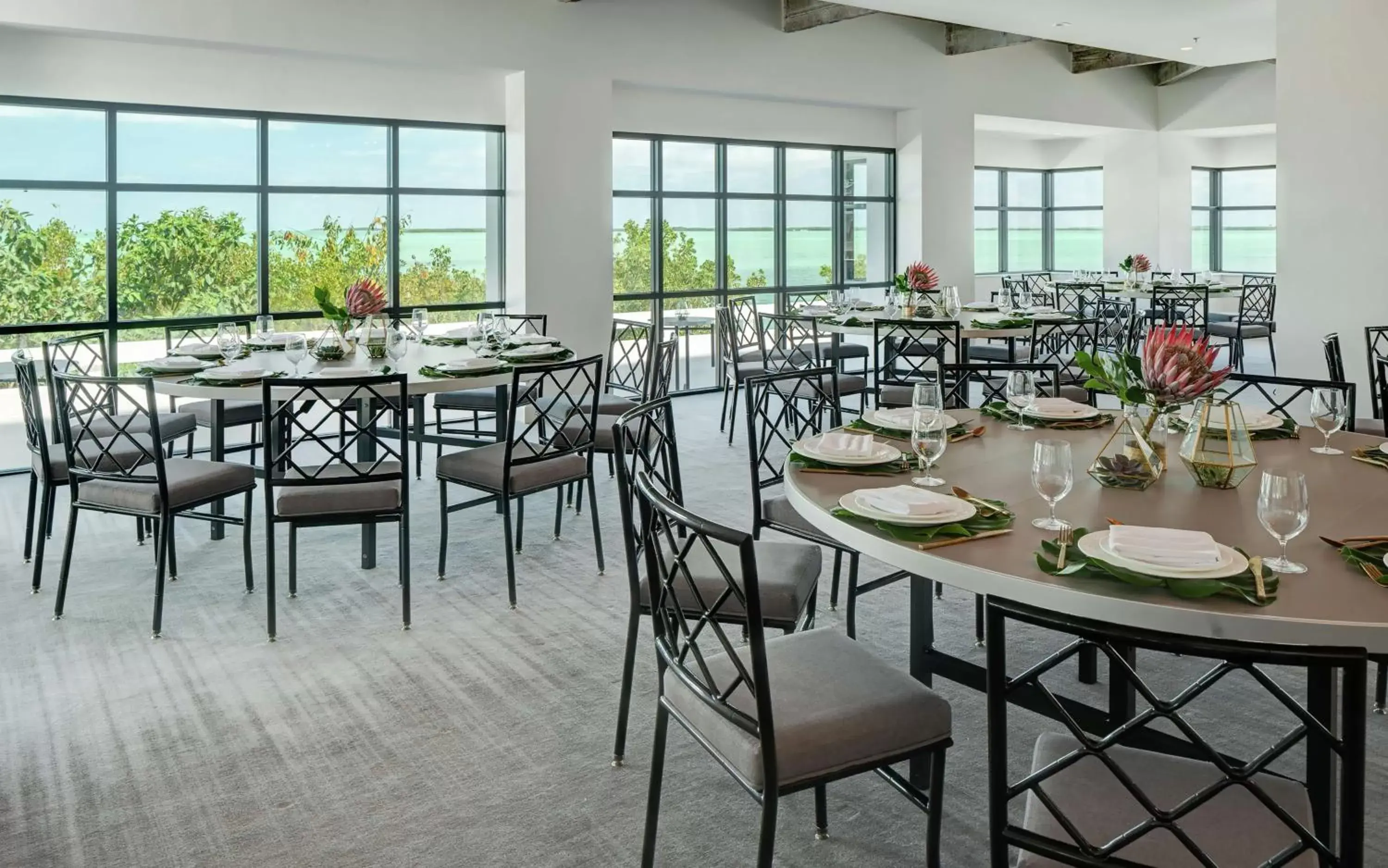 Dining area, Restaurant/Places to Eat in Baker's Cay Resort Key Largo, Curio Collection By Hilton