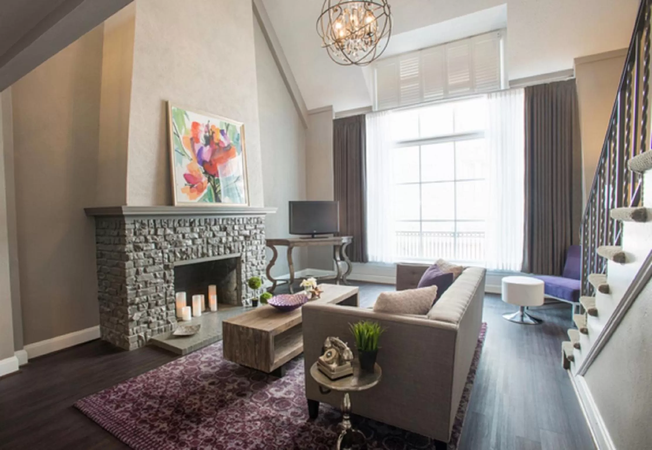 TV and multimedia in Magnolia Hotel Omaha