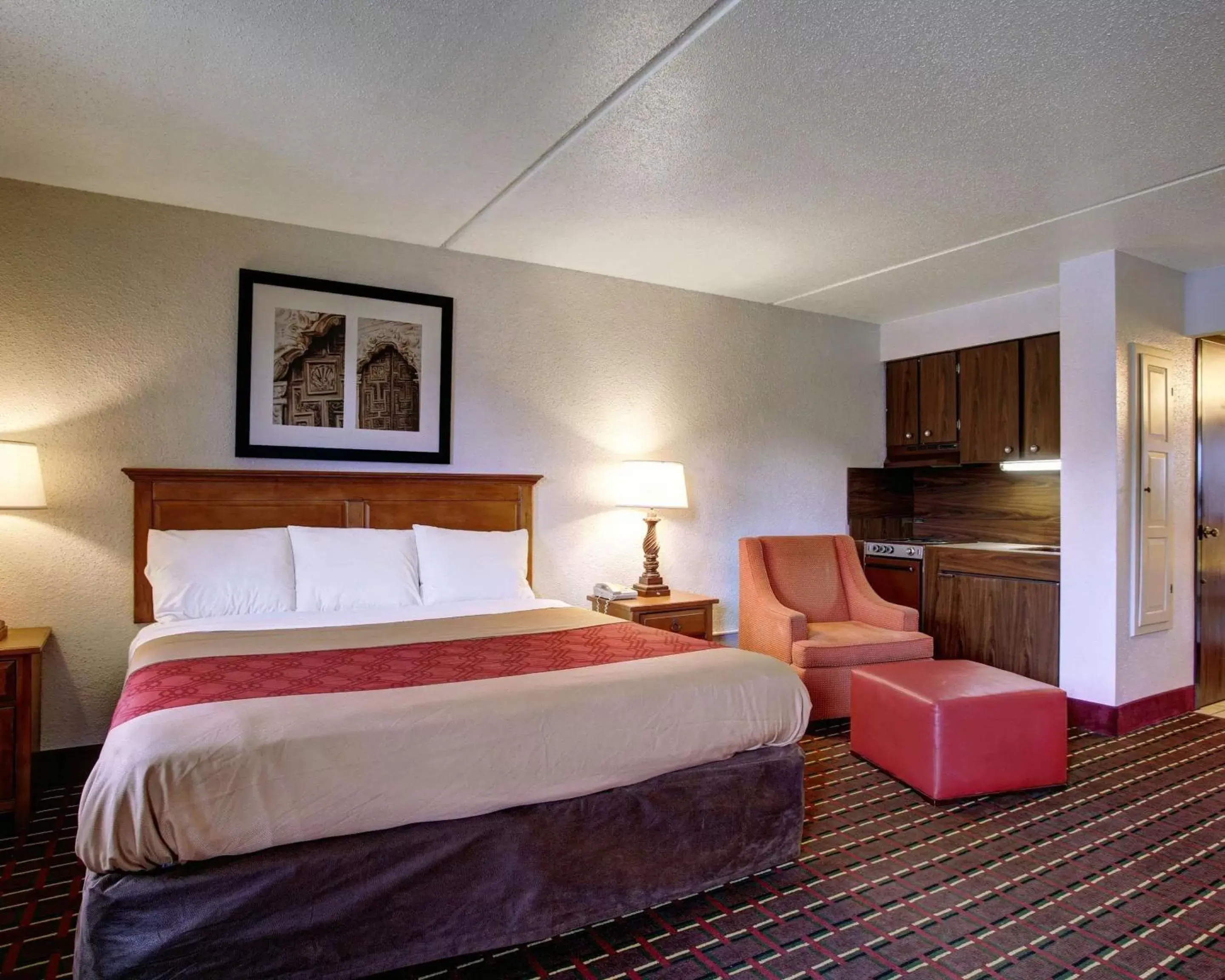 Photo of the whole room, Bed in Rodeway Inn New Braunfels