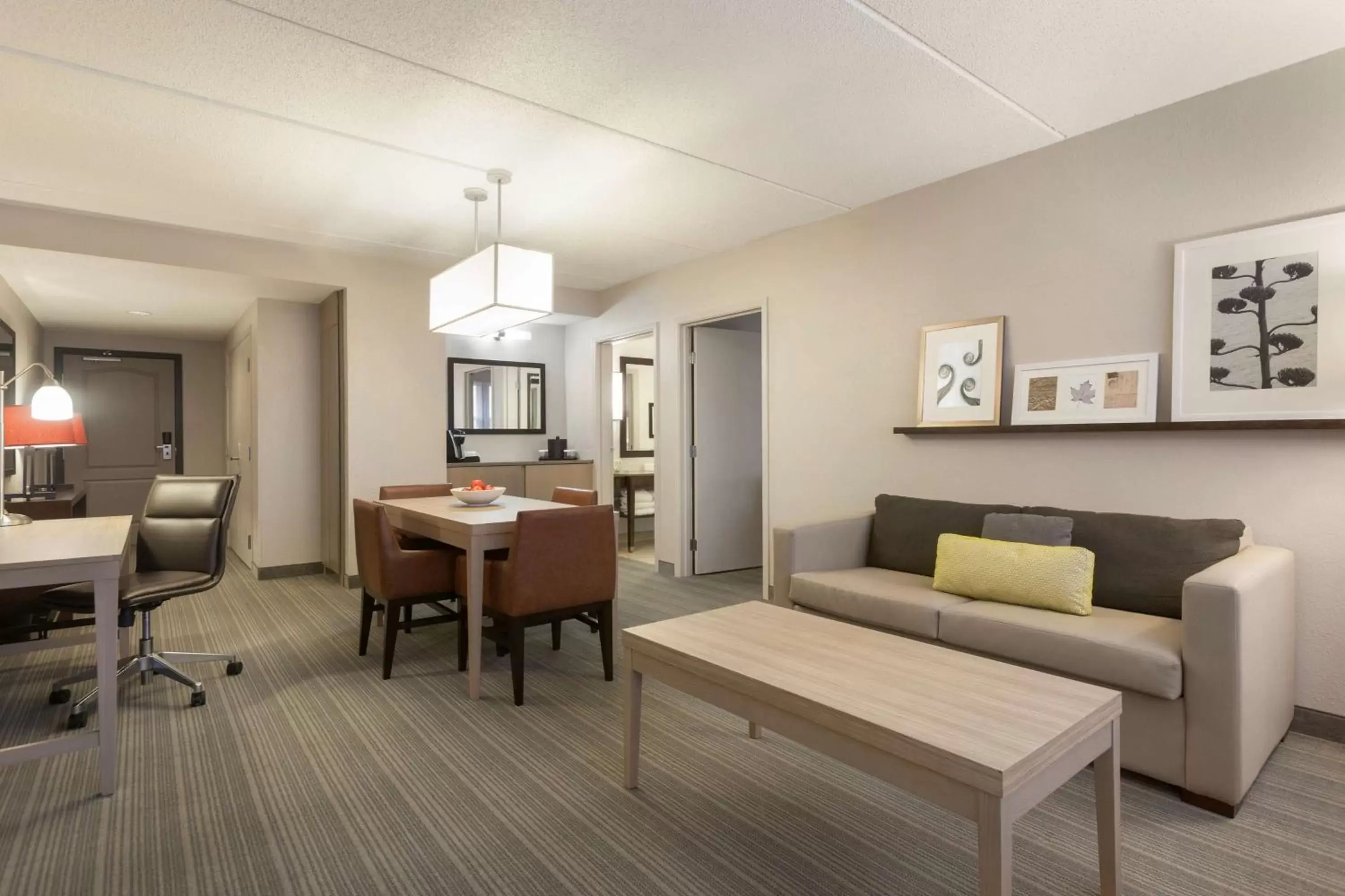 Photo of the whole room, Seating Area in Country Inn & Suites by Radisson, Bloomington at Mall of America, MN