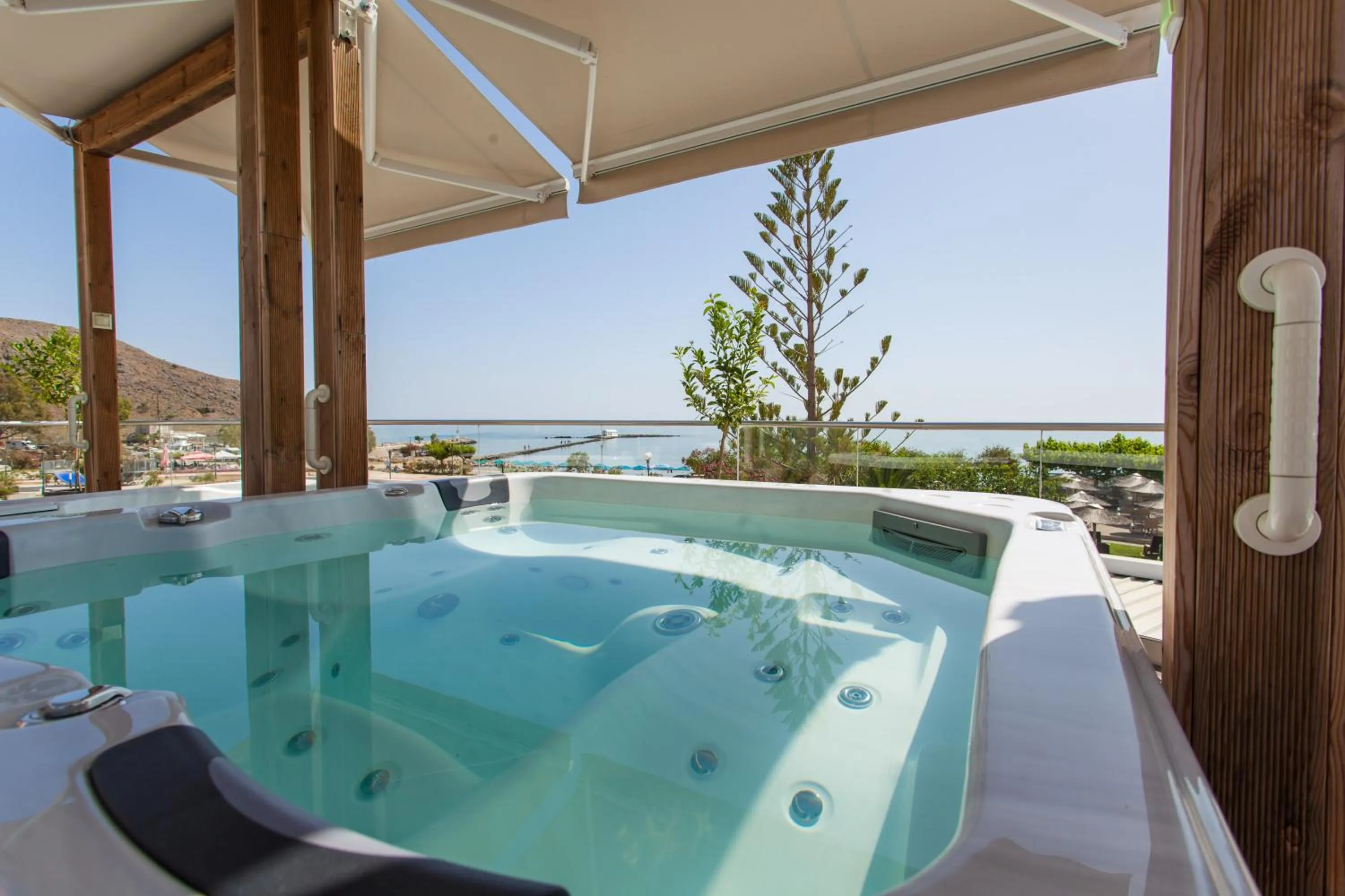 Hot Tub in Georgioupolis Beach Hotel