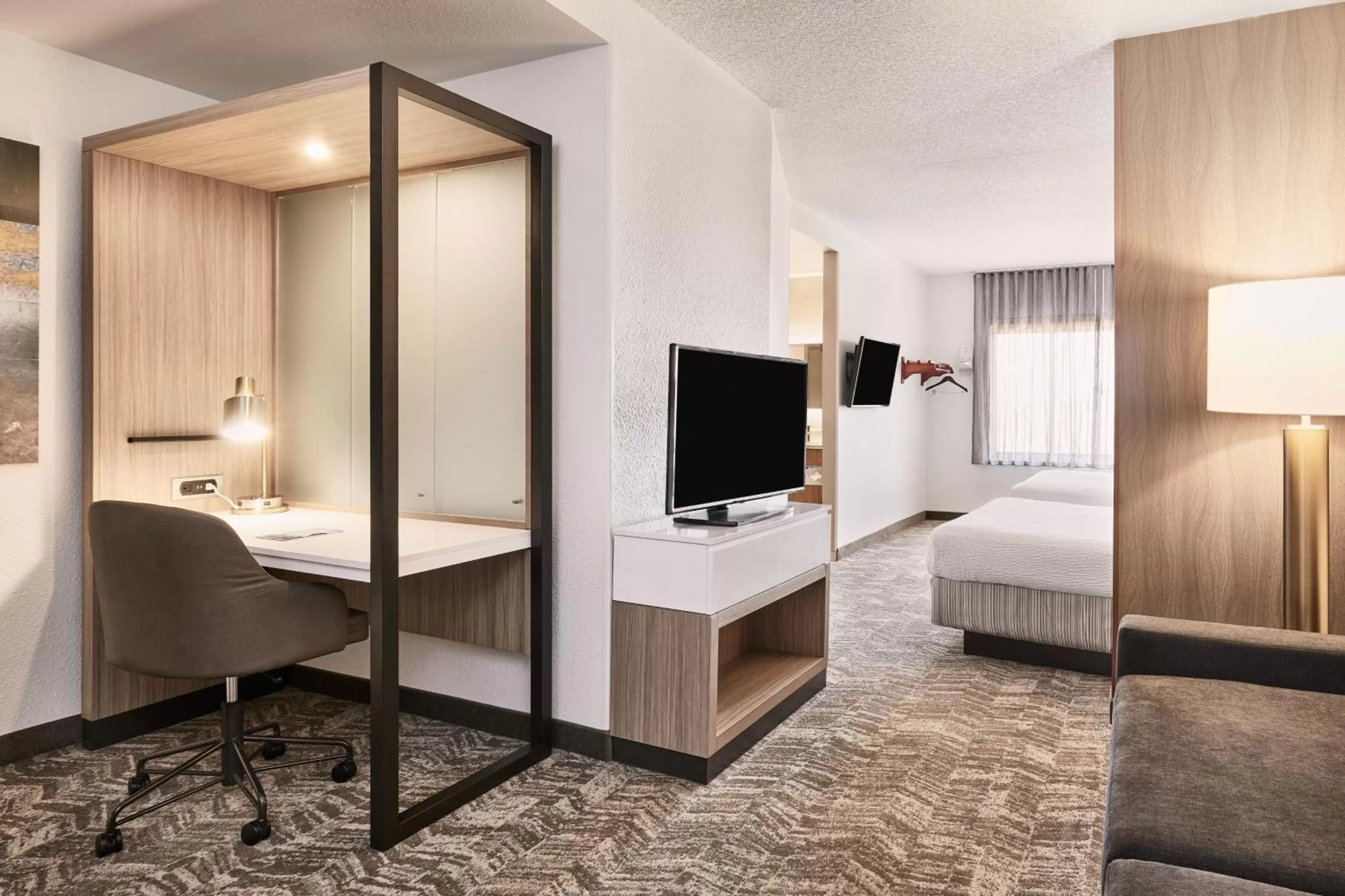 Photo of the whole room, Bed in SpringHill Suites Phoenix Tempe Airport