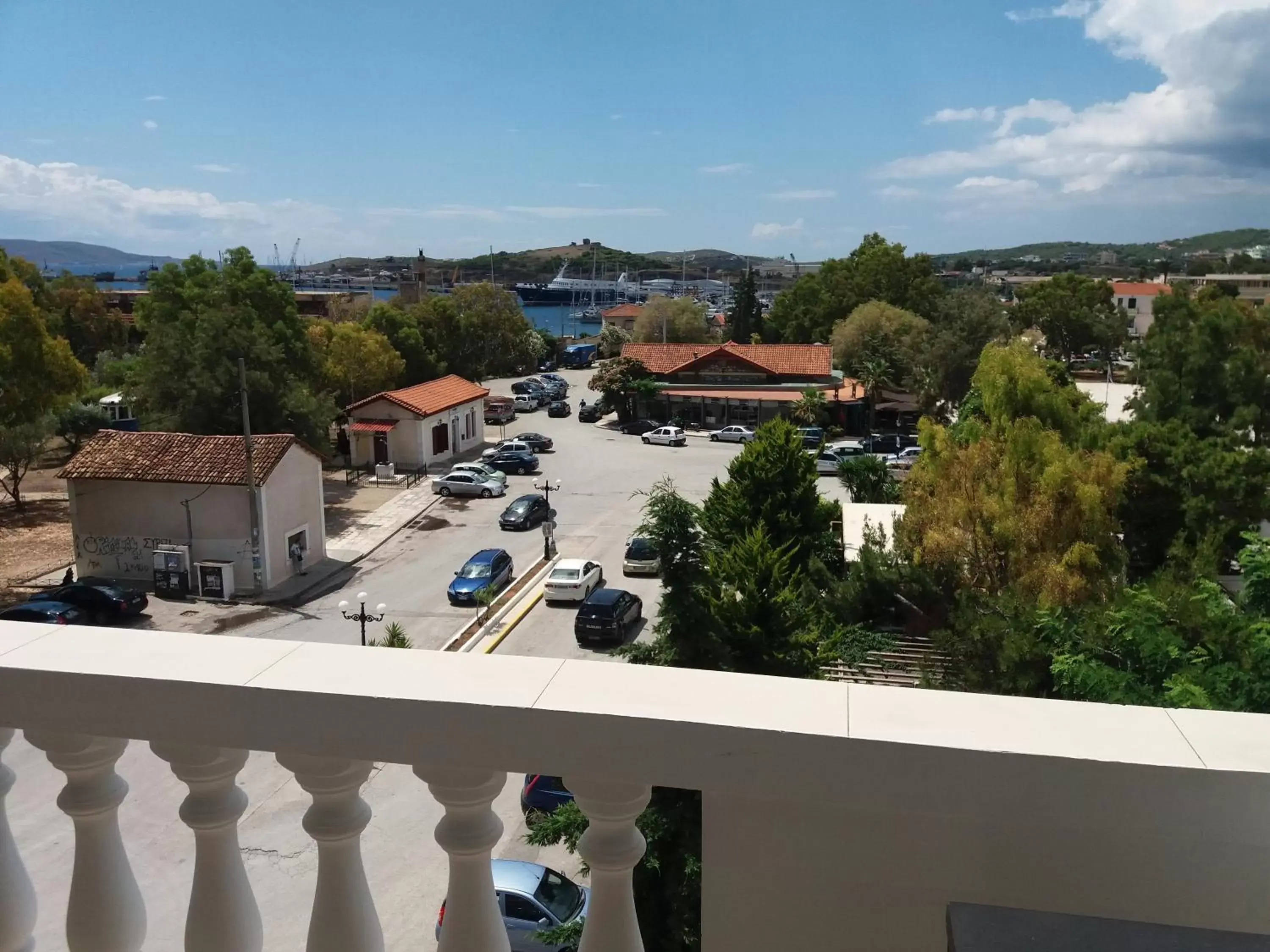 Property building in Nikolakakis Rooms Lavrio