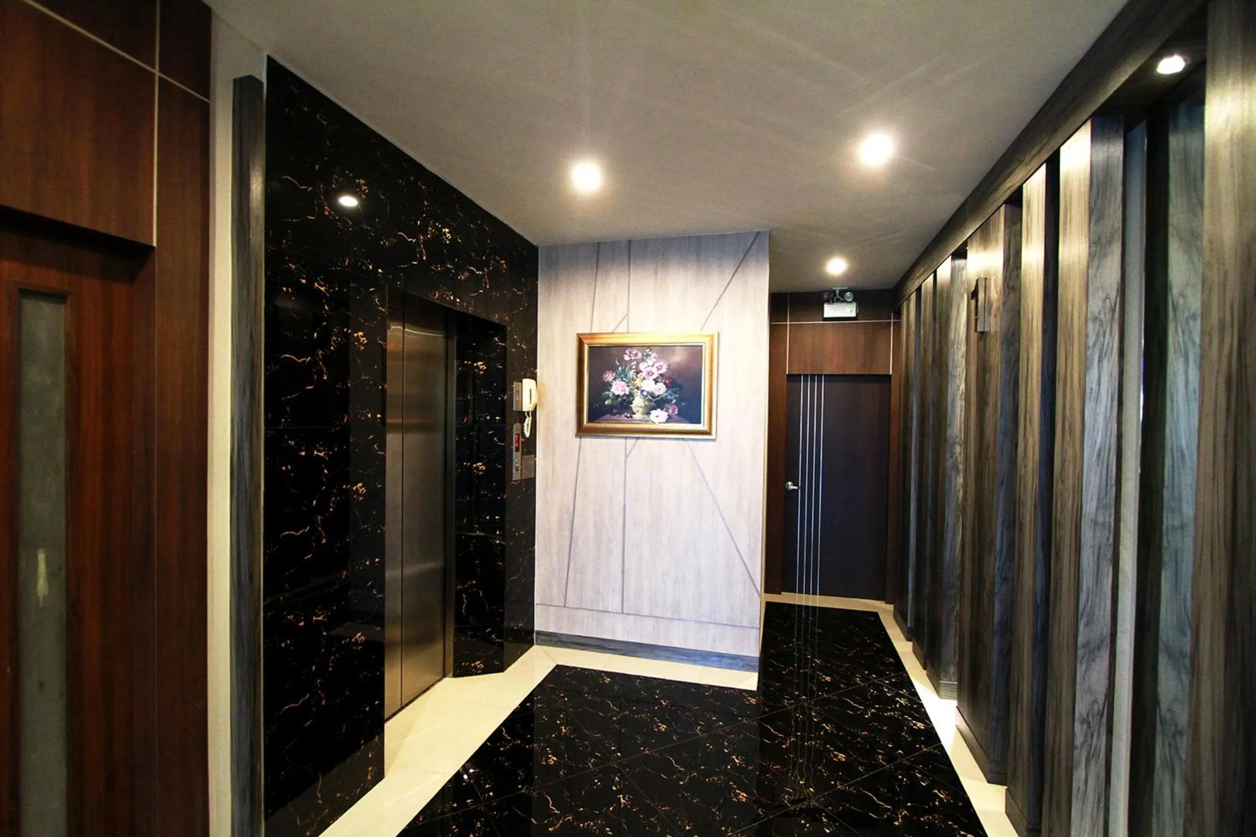 Area and facilities in The Contrast i Hotel