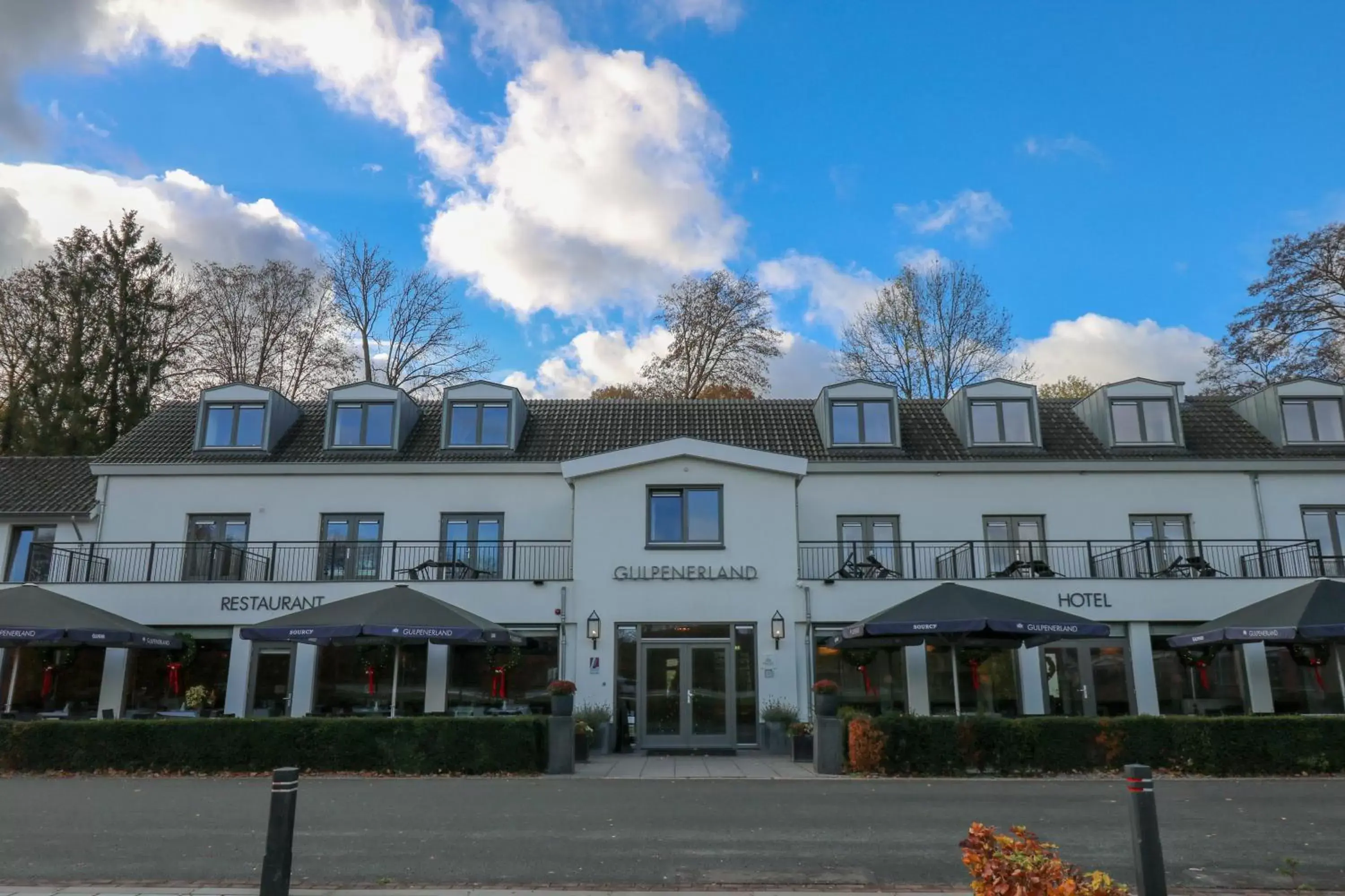 Facade/entrance, Property Building in Hotel-Restaurant Gulpenerland