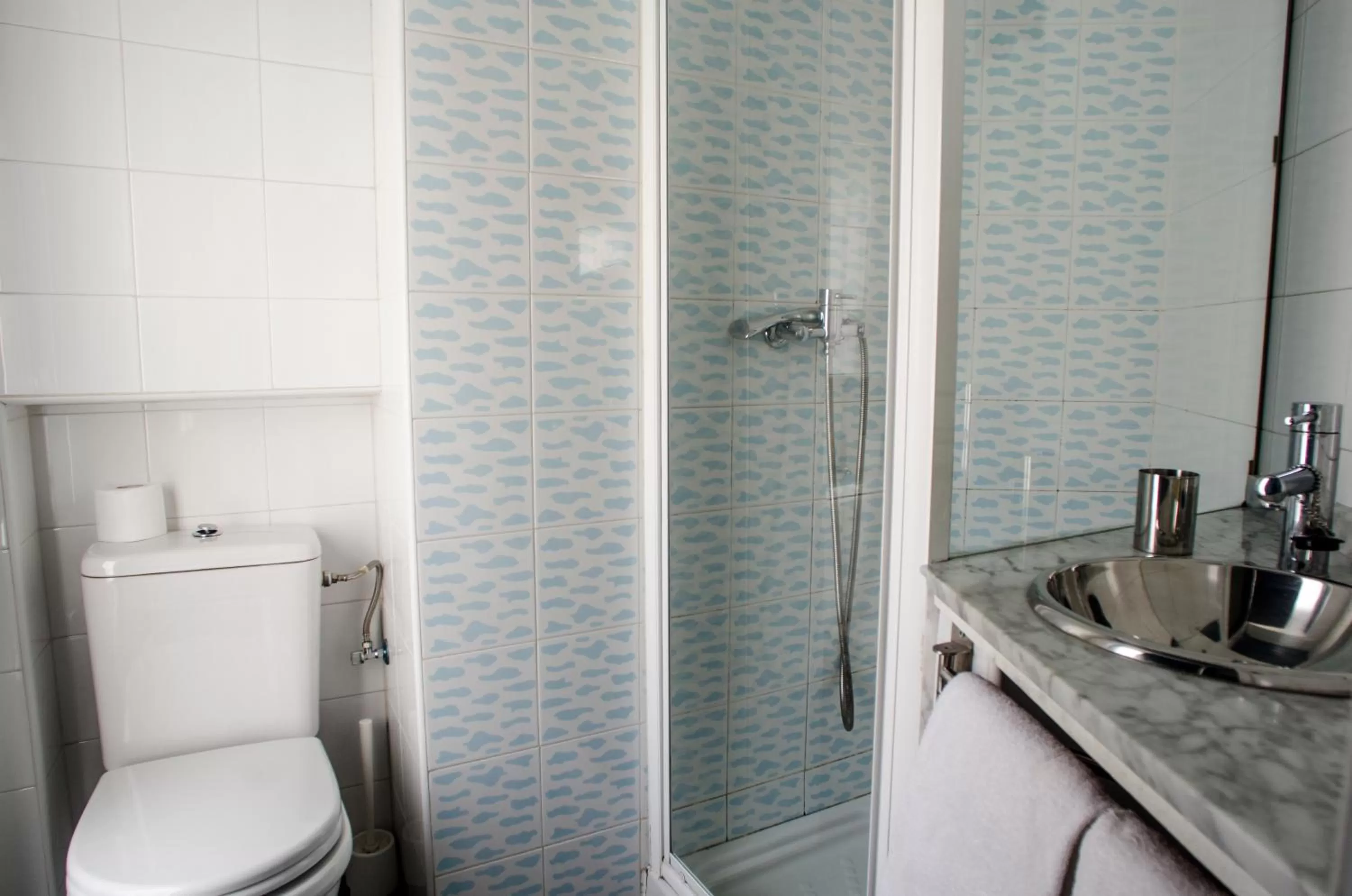 Bathroom in Pensión Blanca B&B