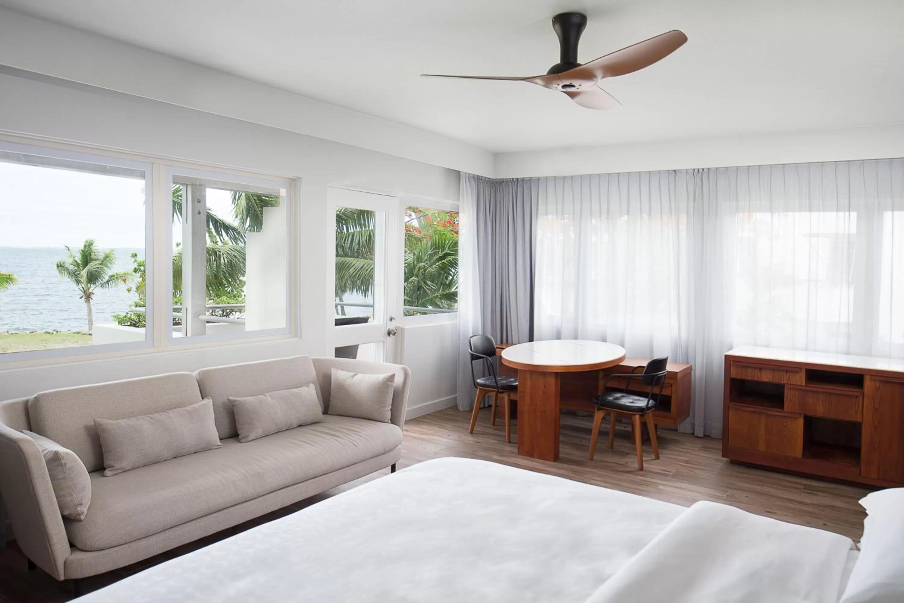 Photo of the whole room in Sheraton Fiji Golf & Beach Resort