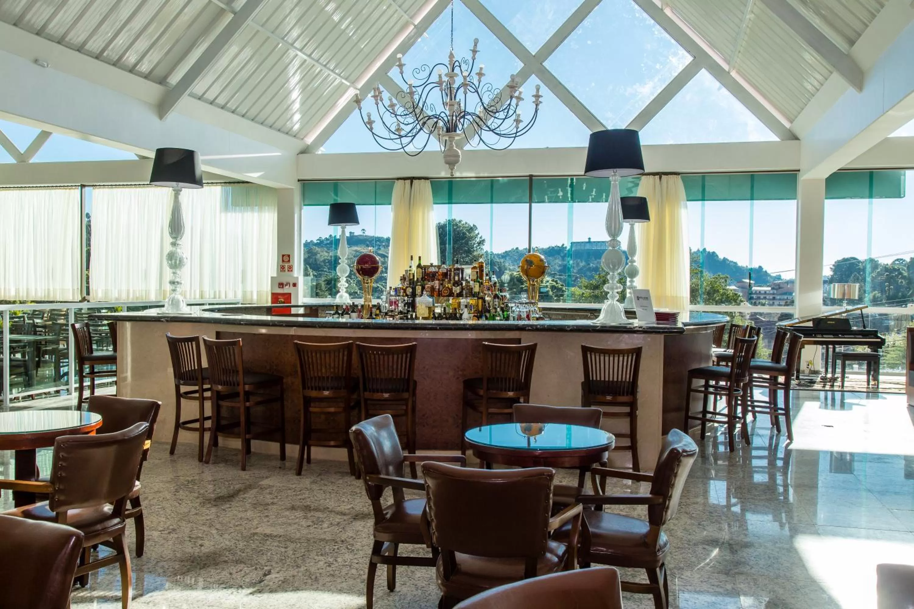 Lounge or bar in Hotel Dan Inn Campos do Jordão