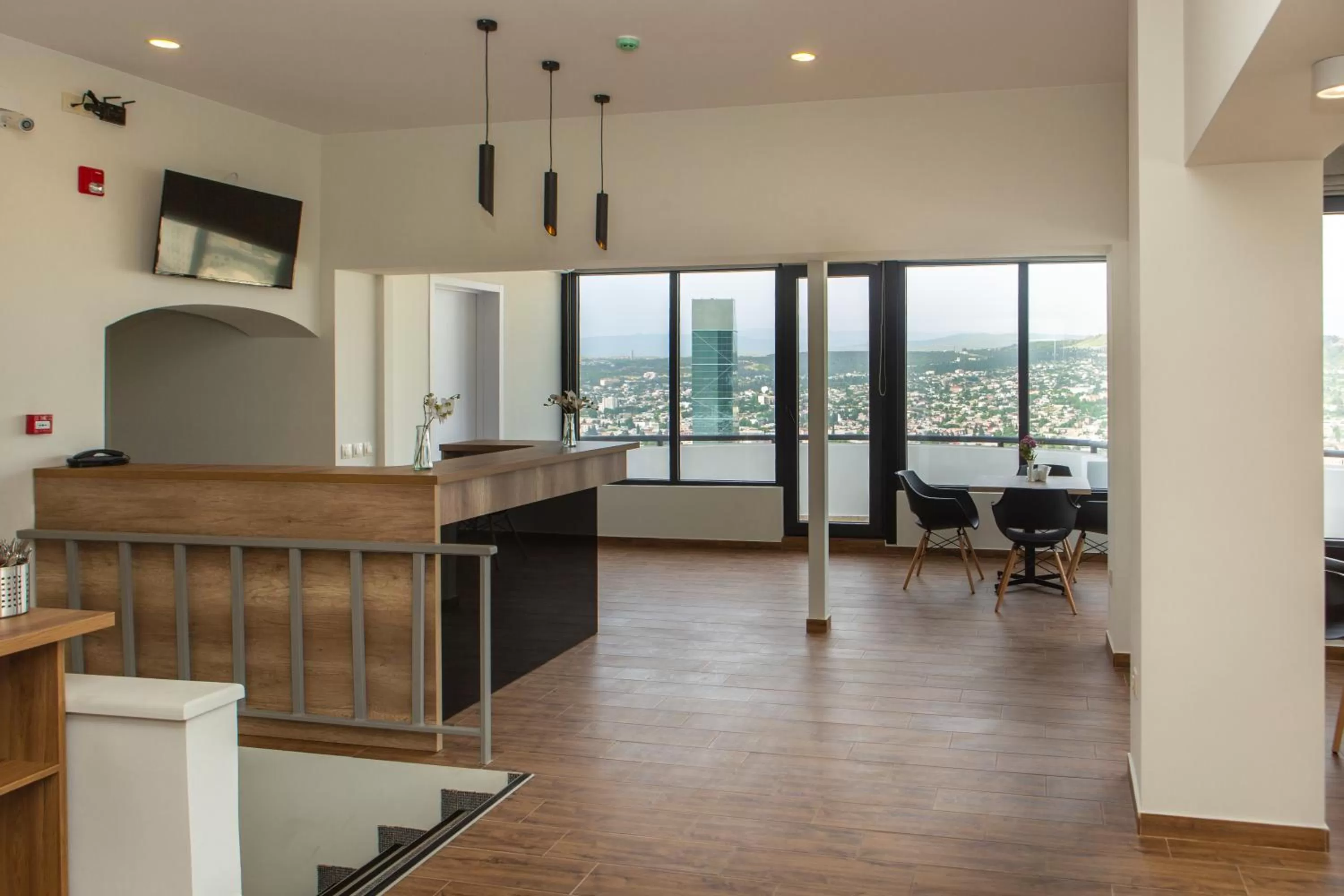 Restaurant/places to eat in Vista Hotel