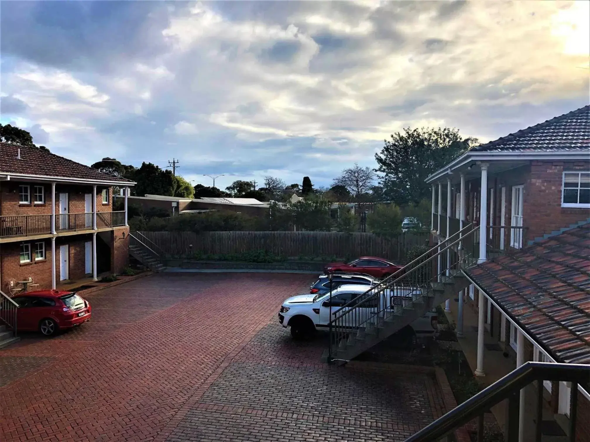 Inner courtyard view in Glen Inn