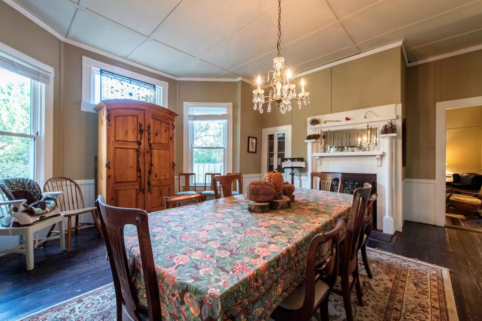 Decorative detail, Dining Area in Magnolia House & Gardens B&B