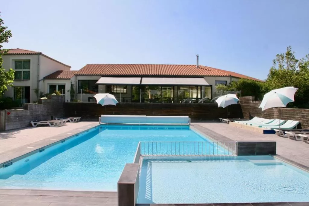 Pool view, Swimming Pool in Côté Océan Resort