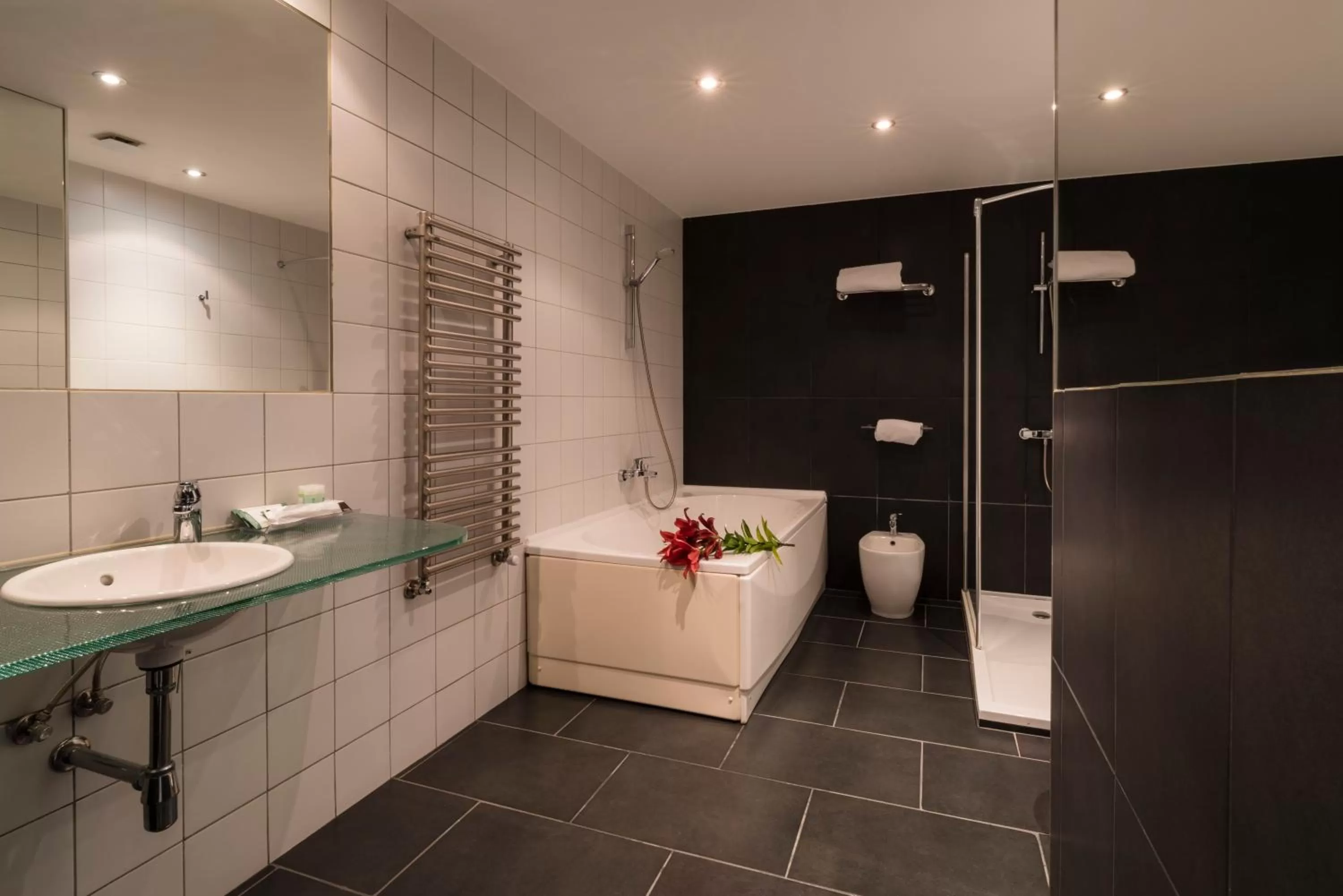 Hot Tub in Hotel Avenida