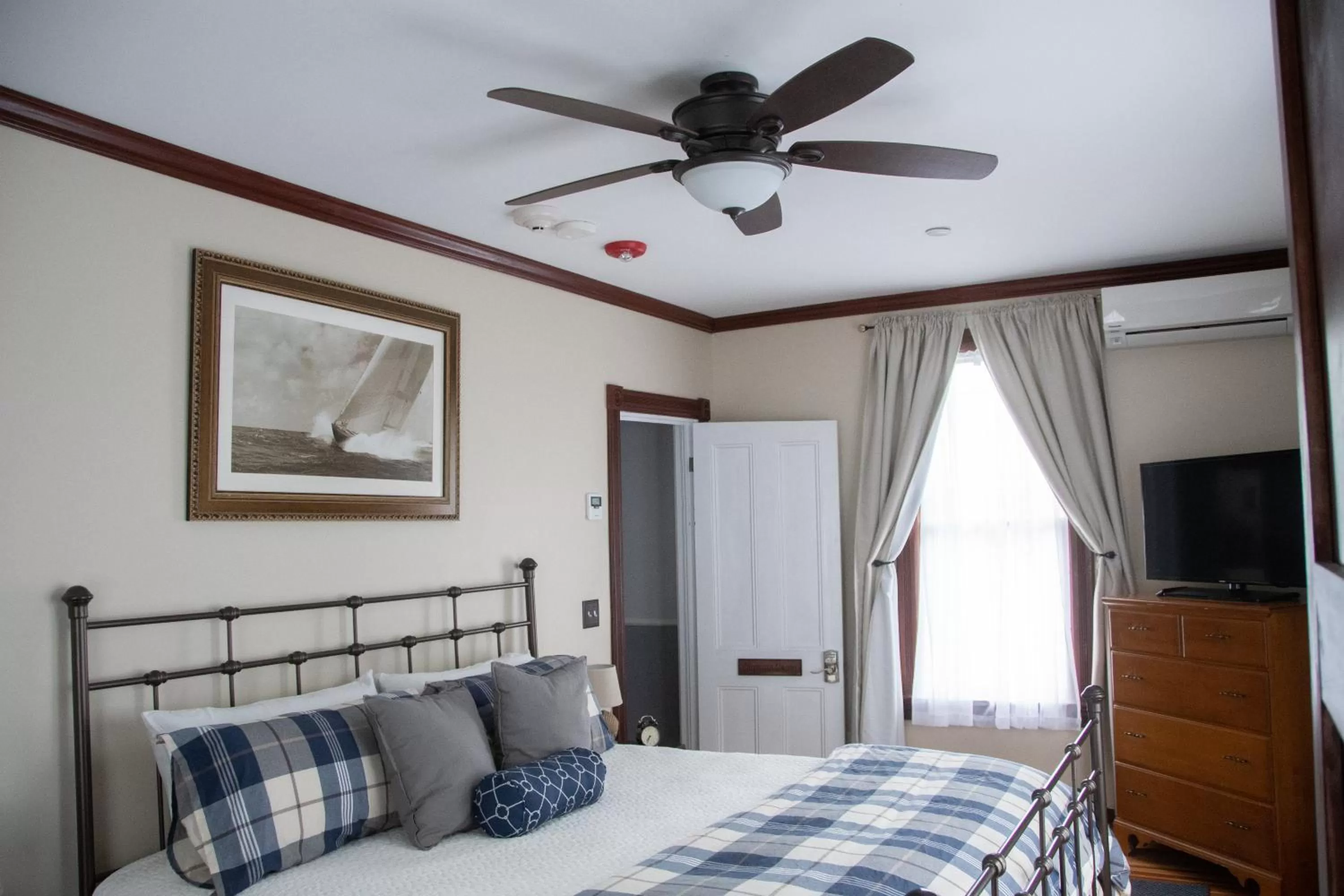 Bed in The Ocean Bay House