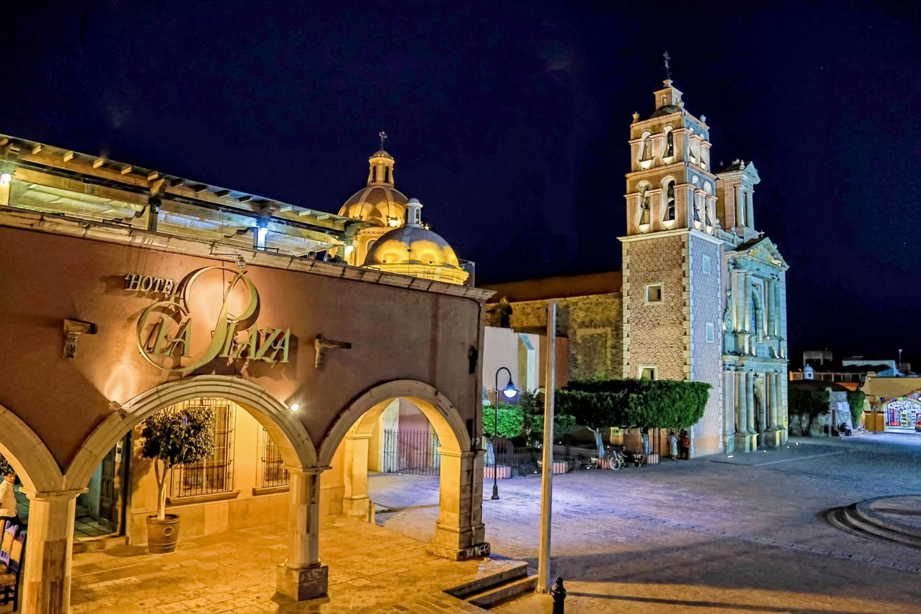 Facade/entrance in Hotel La Plaza de Tequisquiapan
