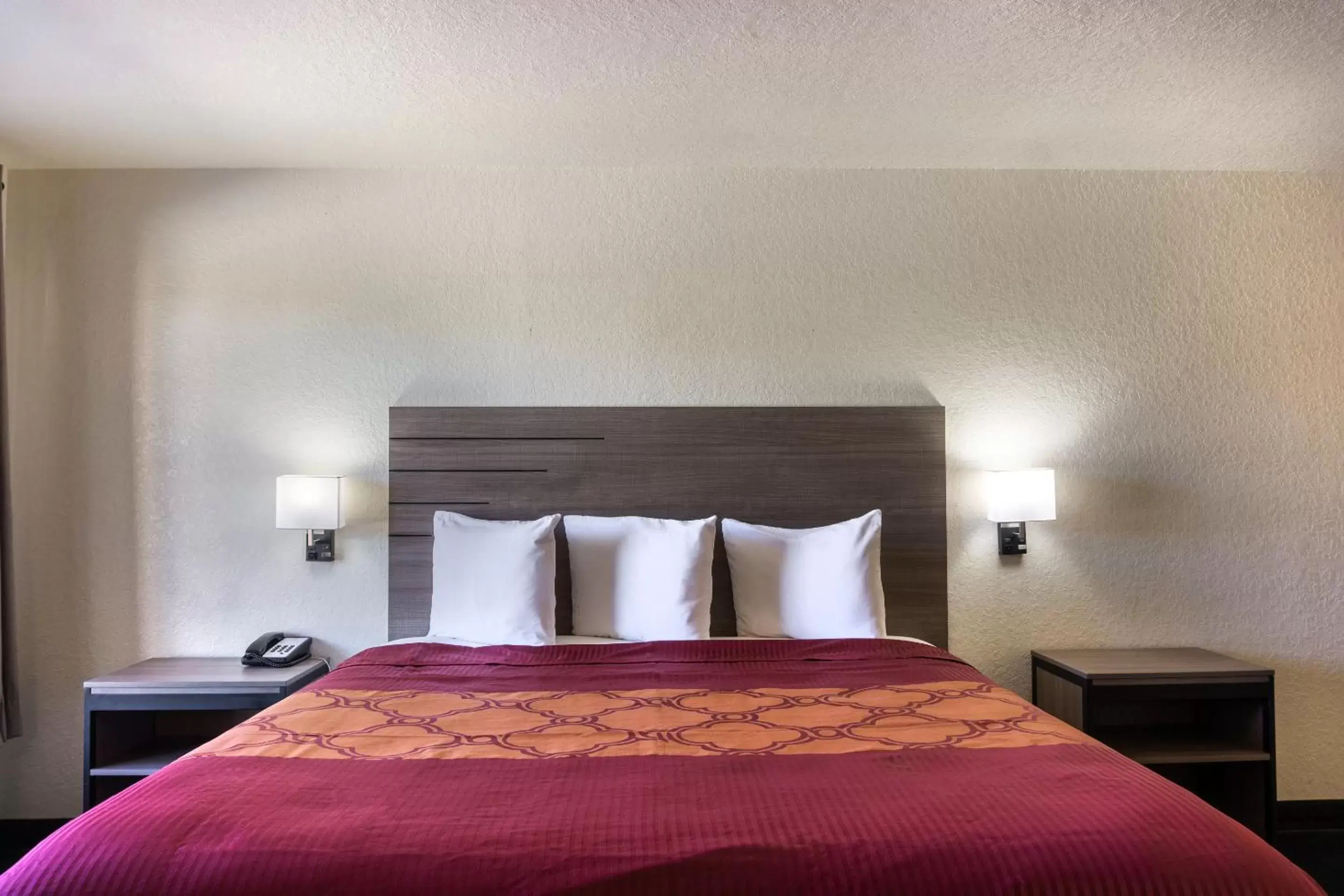 Bedroom, Bed in OYO Inn & Suites Medical Center San Antonio