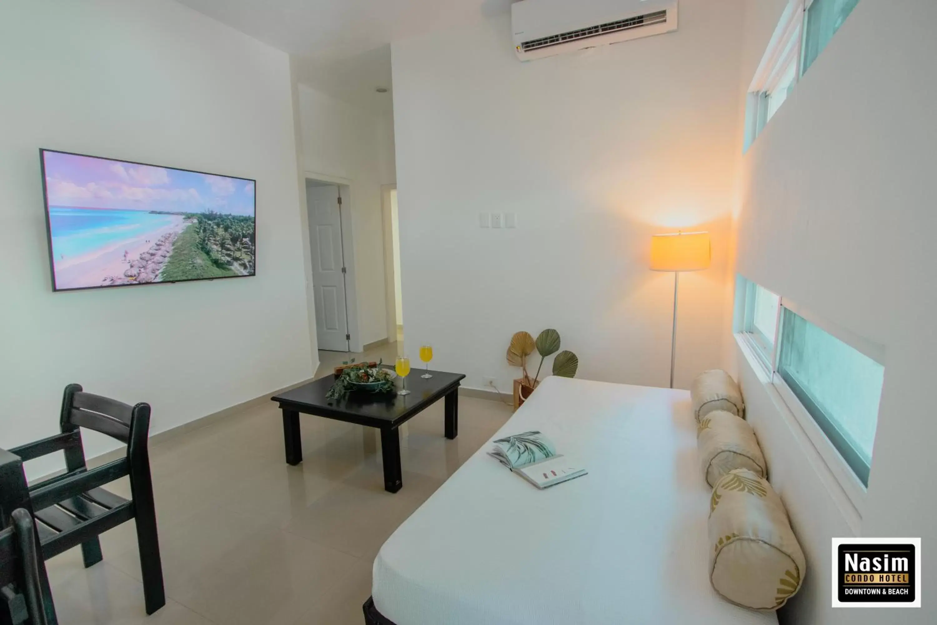 TV/Entertainment Center in Nasim Condo Hotel con acceso BEACH CLUB GRATIS, metros 5th AVENIDA