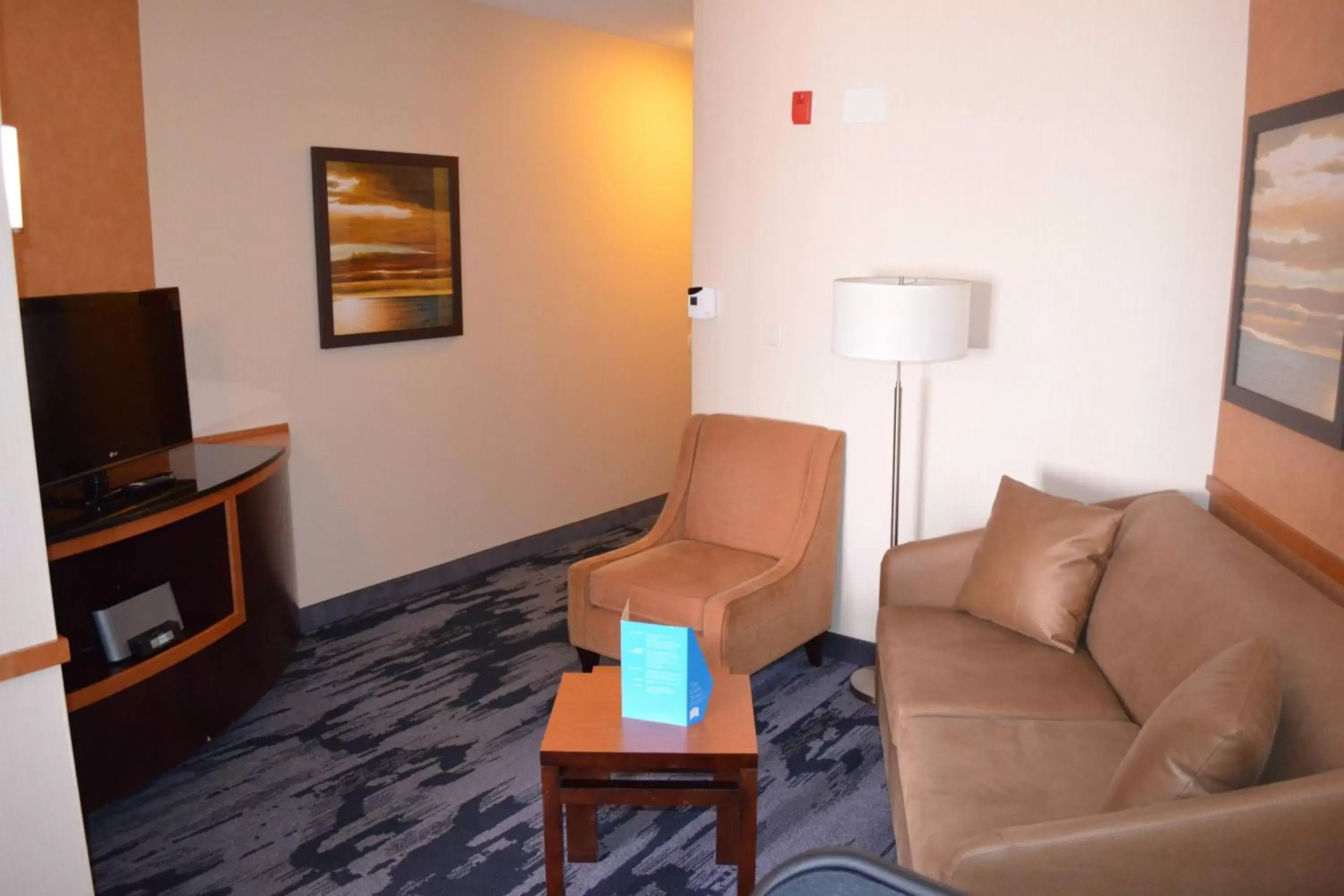 Living room, Seating Area in Fairfield Inn & Suites by Marriott Sault Ste. Marie