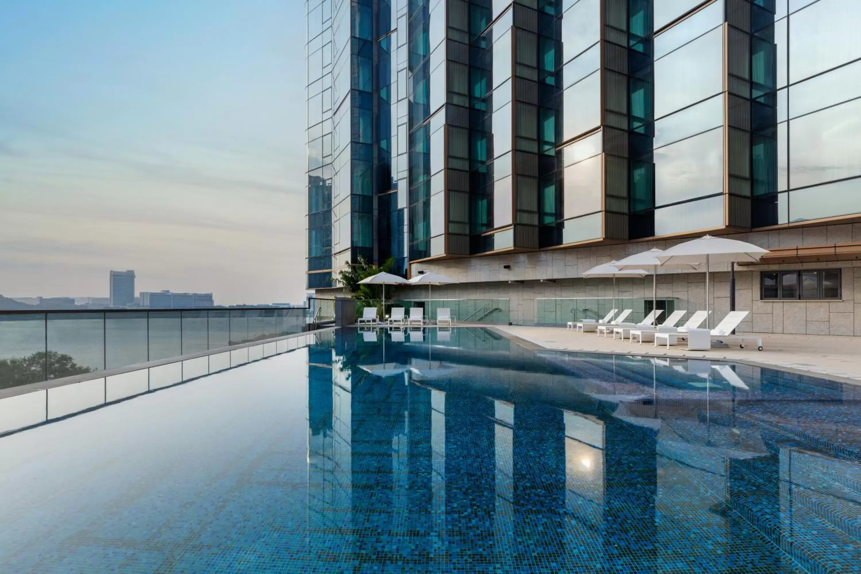 Swimming Pool in Sheraton Hong Kong Tung Chung Hotel