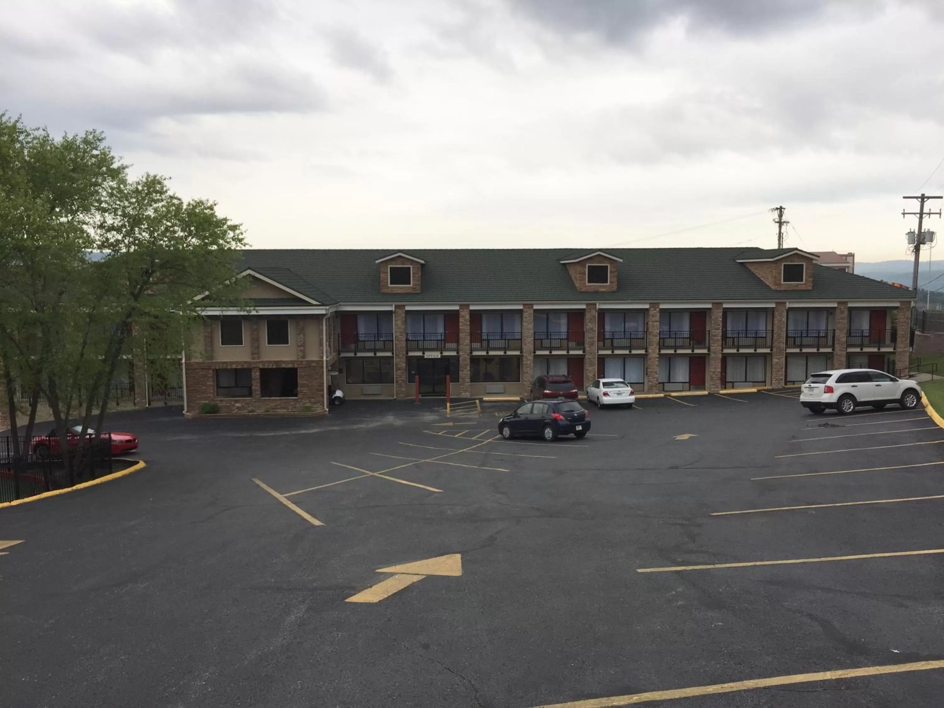 Facade/entrance in Suburban Studios Branson On The Strip