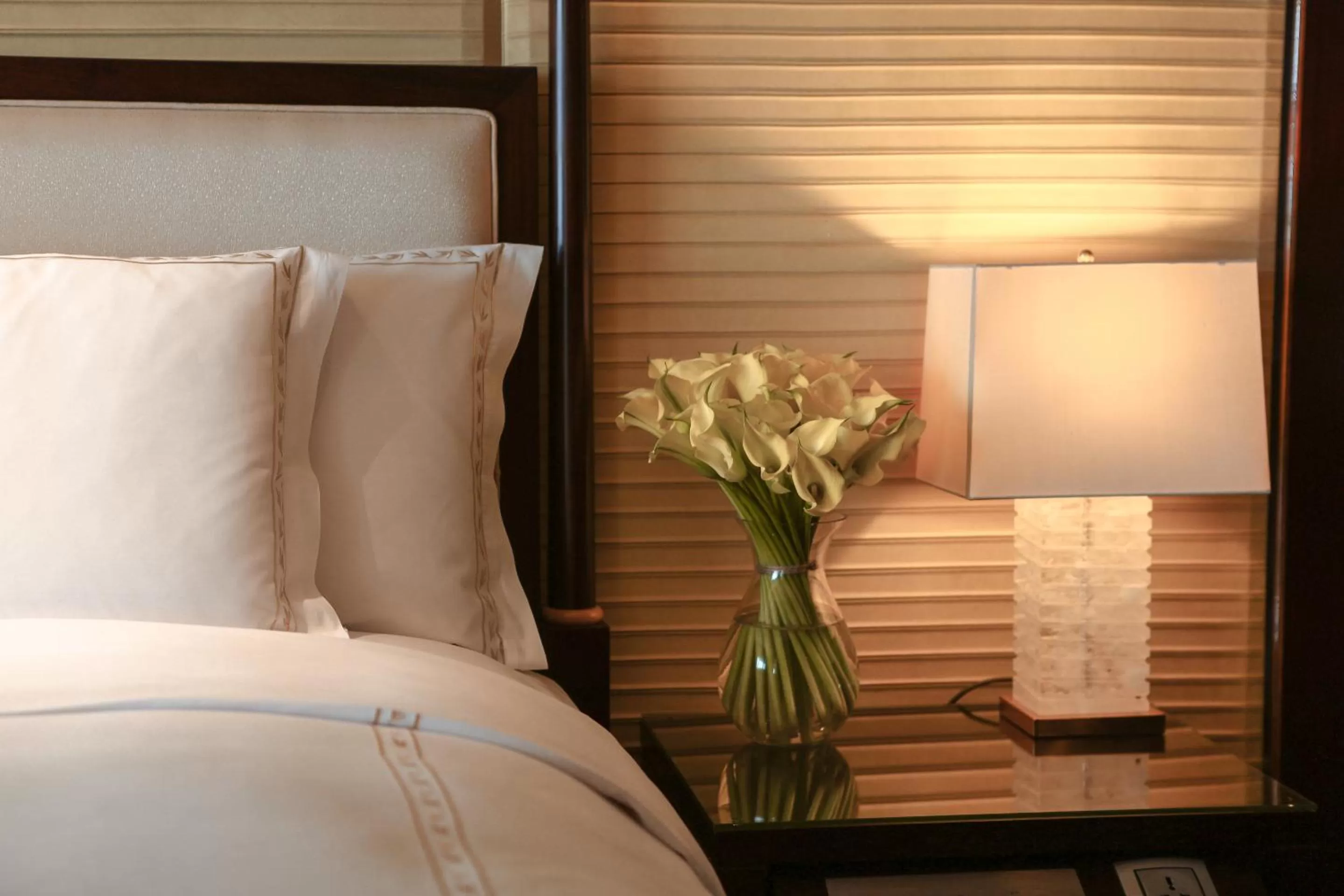 Bedroom, Bed in The Ritz-Carlton, Shenzhen