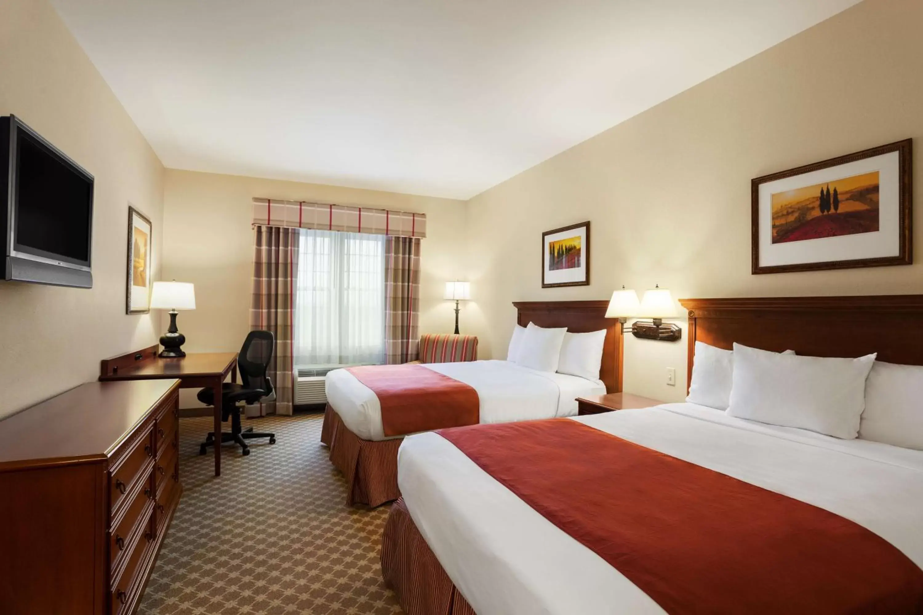 Photo of the whole room, Bed in Country Inn & Suites by Radisson, Manchester Airport, NH