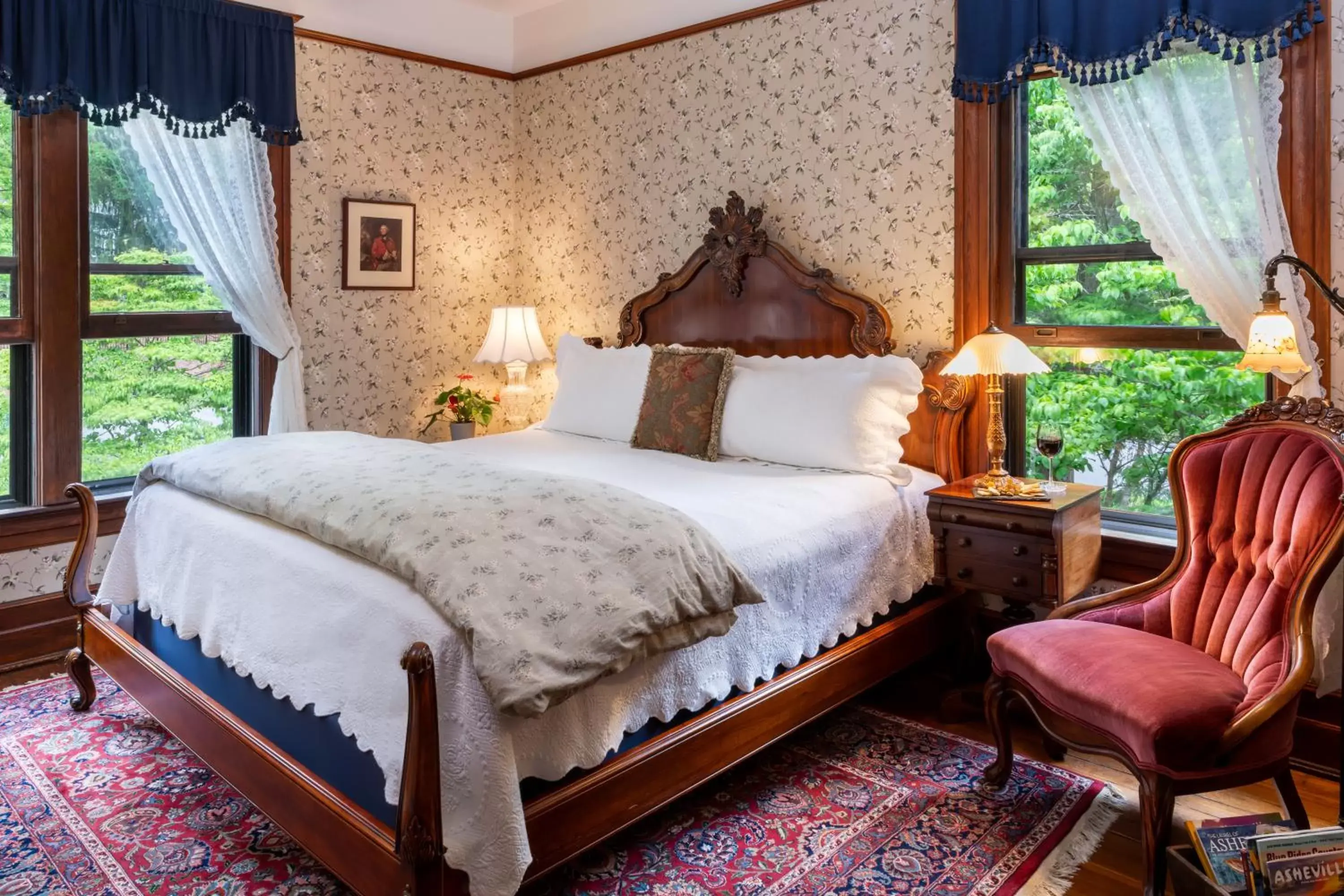 Bed in The 1899 Wright Inn & Carriage House