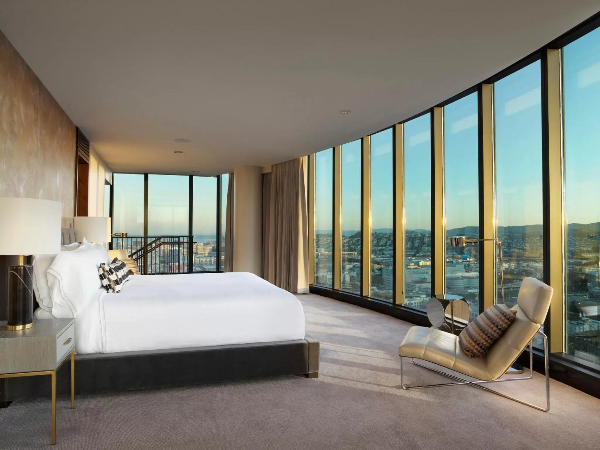 Photo of the whole room, Bed in InterContinental San Francisco by IHG