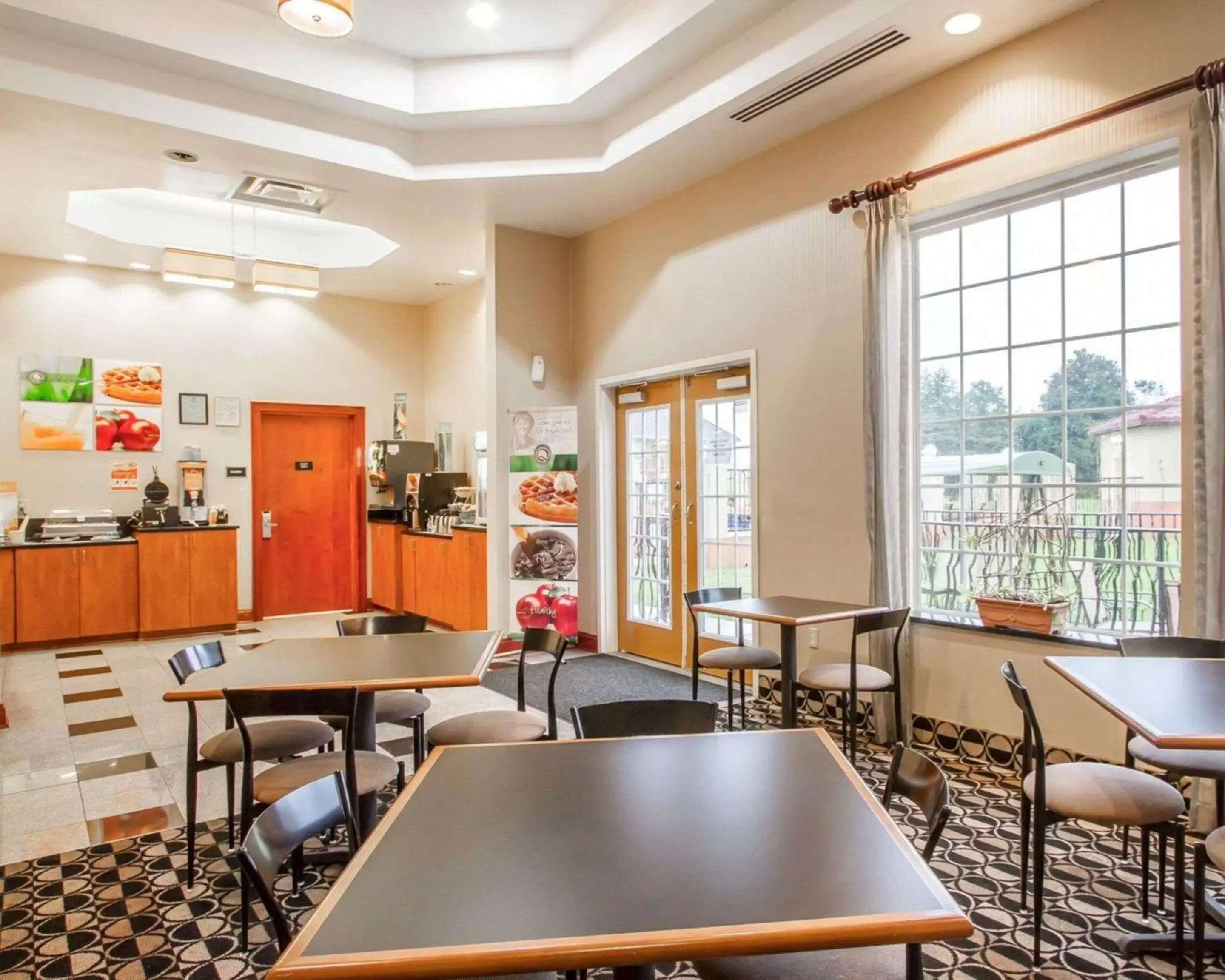 Restaurant/Places to Eat in Quality Inn & Suites Greenville I-65