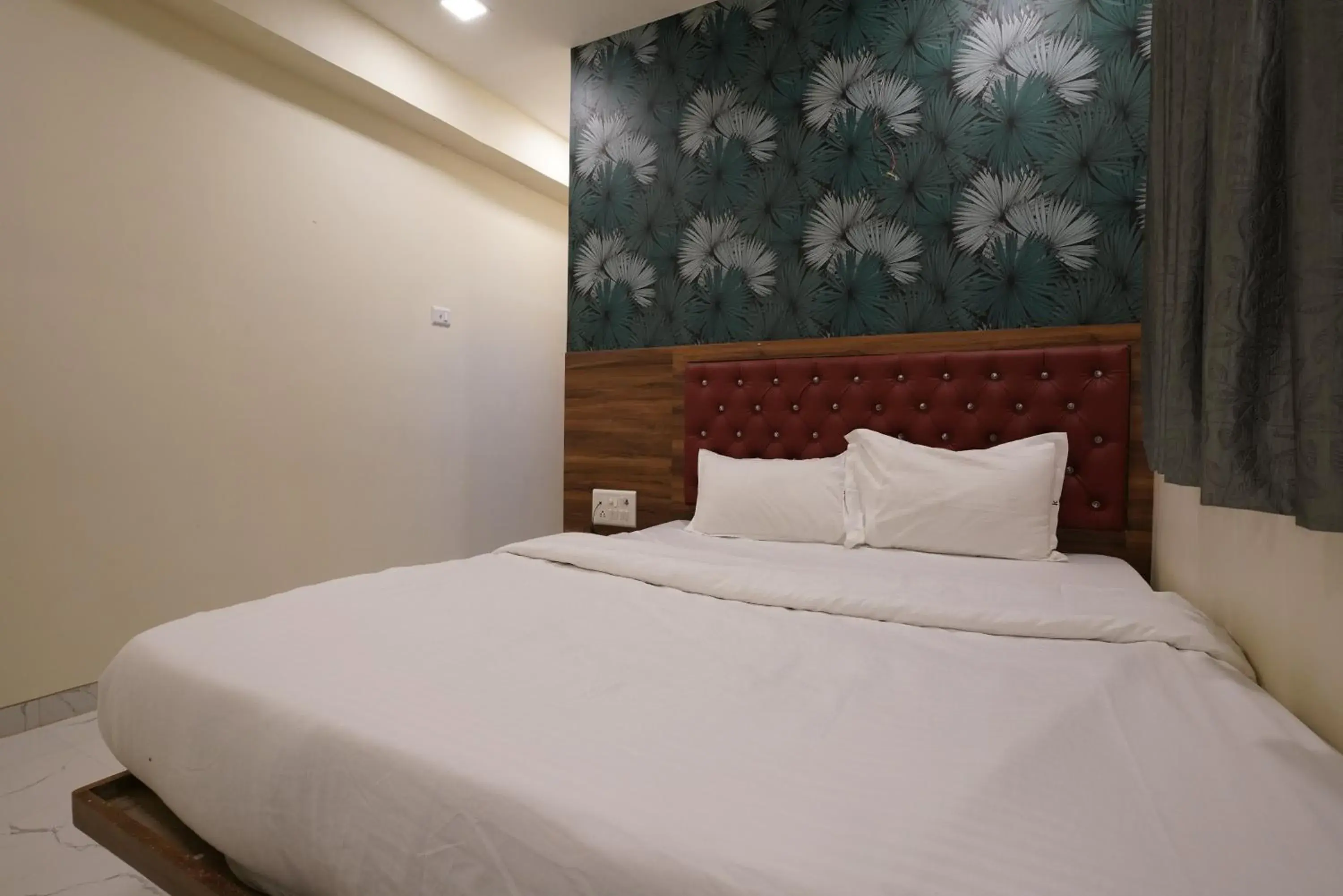 Bed in Hotel King Residency Kurla Bed in Hotel King Residency Kurla