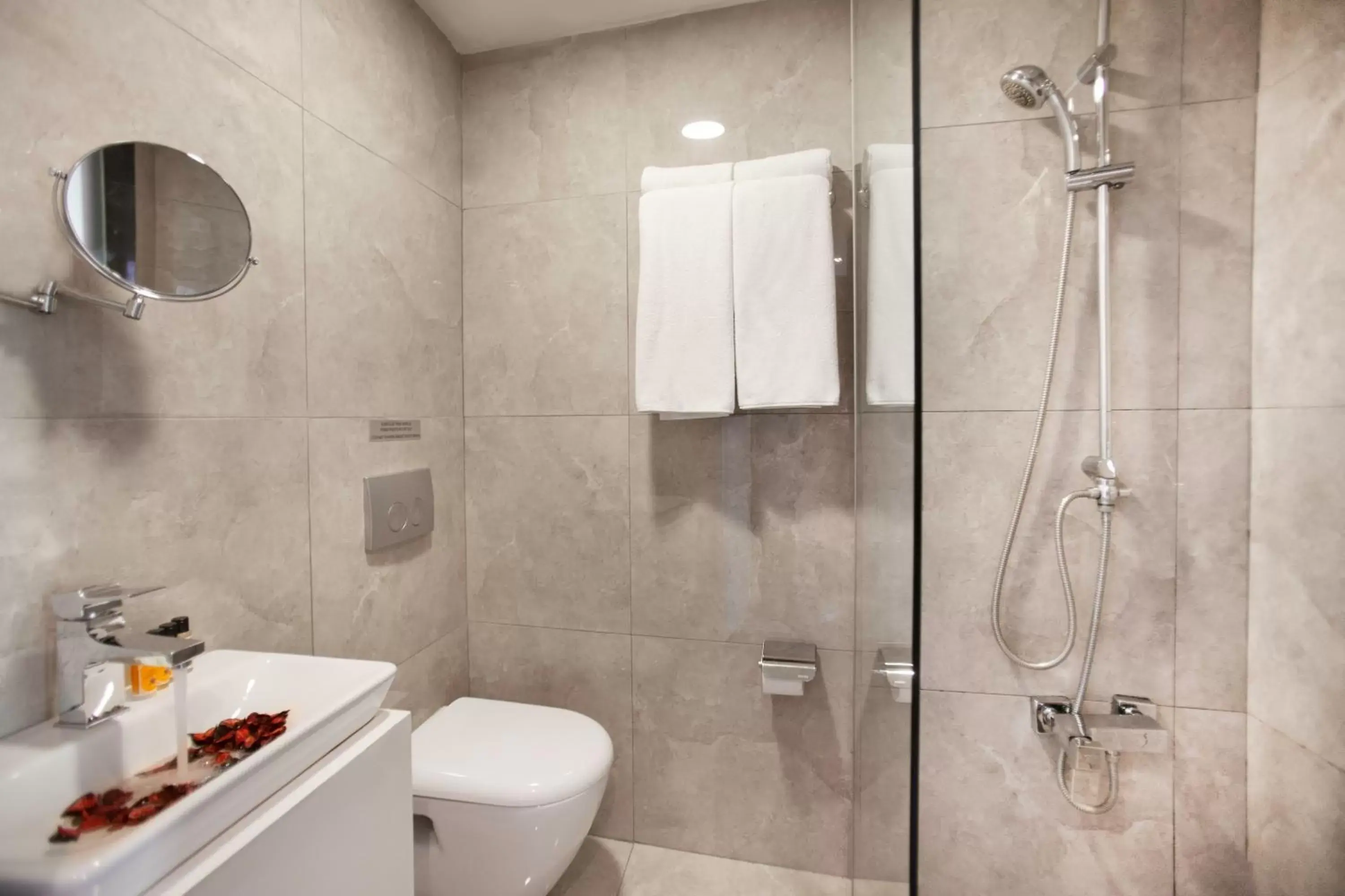 Bathroom in Duo Galata Hotel