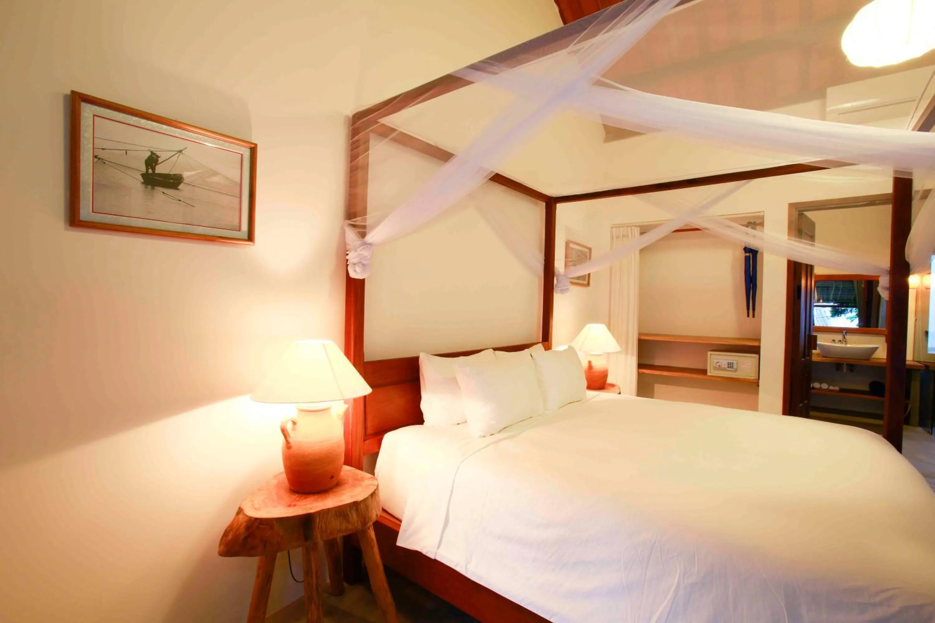 Bedroom, Bed in Vina Beach Pool Villas