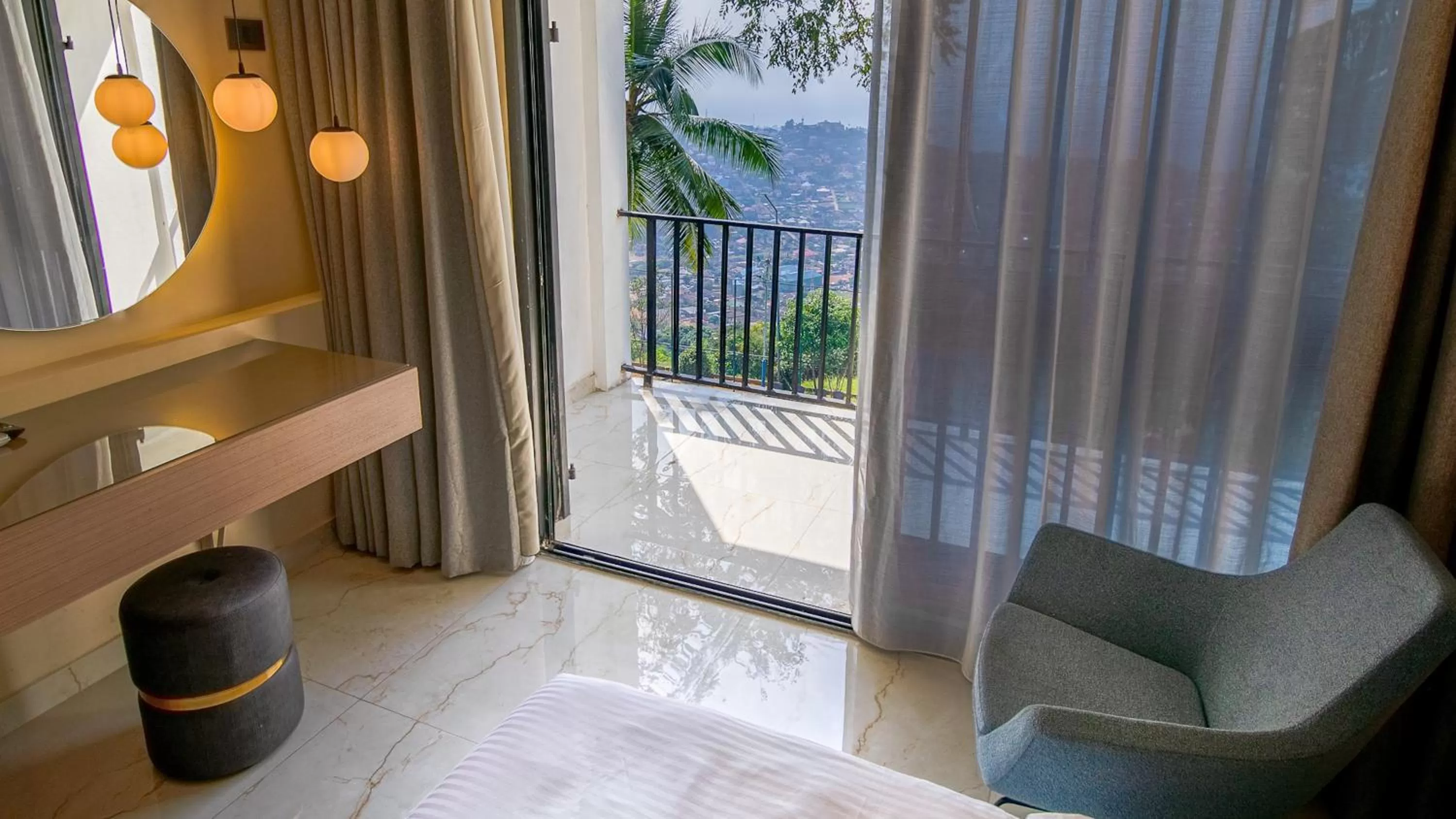 View (from property/room), Bed in The Country Lodge Hotel