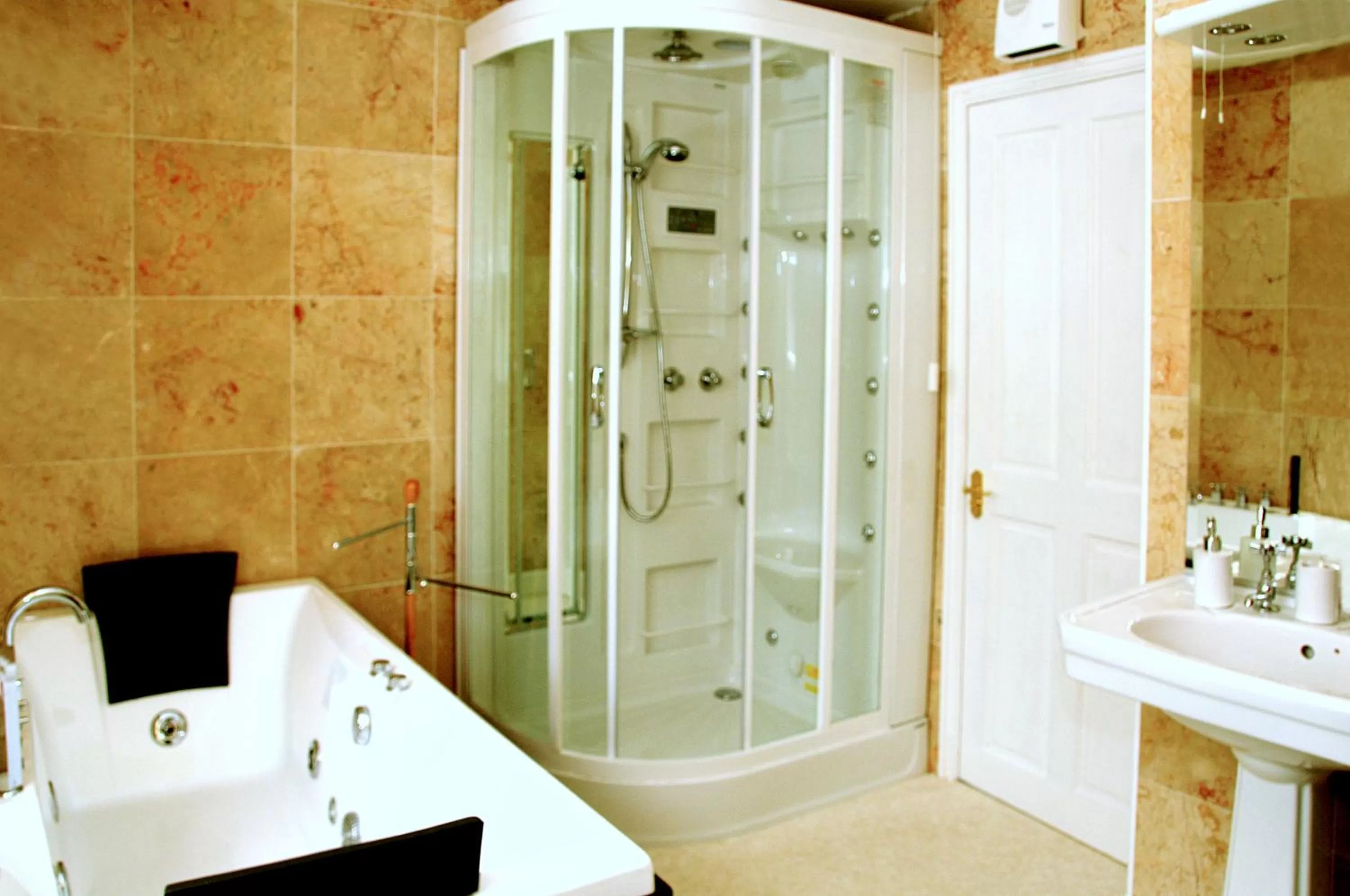 Bathroom in Pant Teg B & B